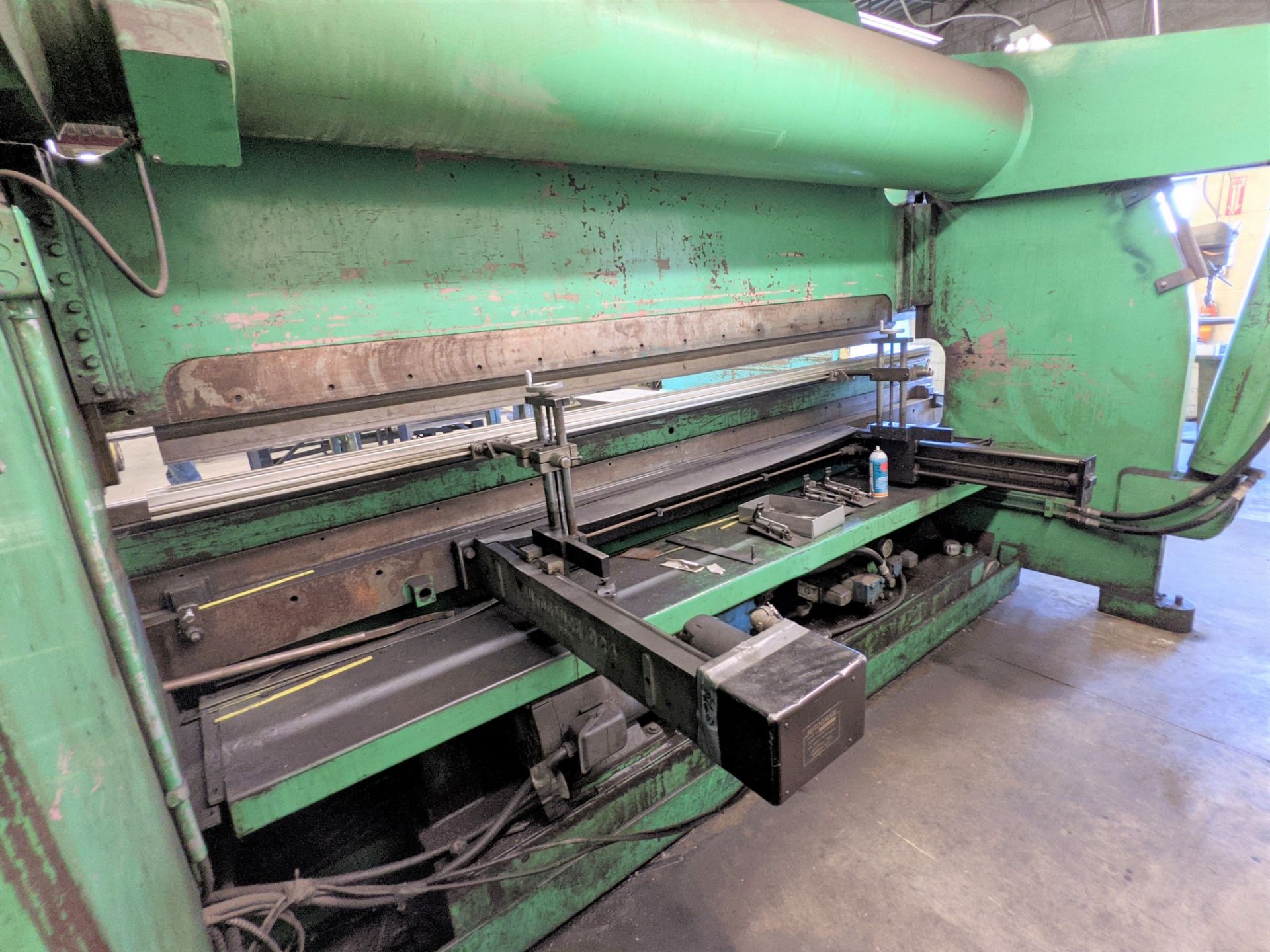 ACCURPRESS 12’ X 250-TON CAP. HYDRAULIC PRESS BRAKE, MODEL 725012, 12’ OVERALL LENGTH, 10’-4” - Image 9 of 18