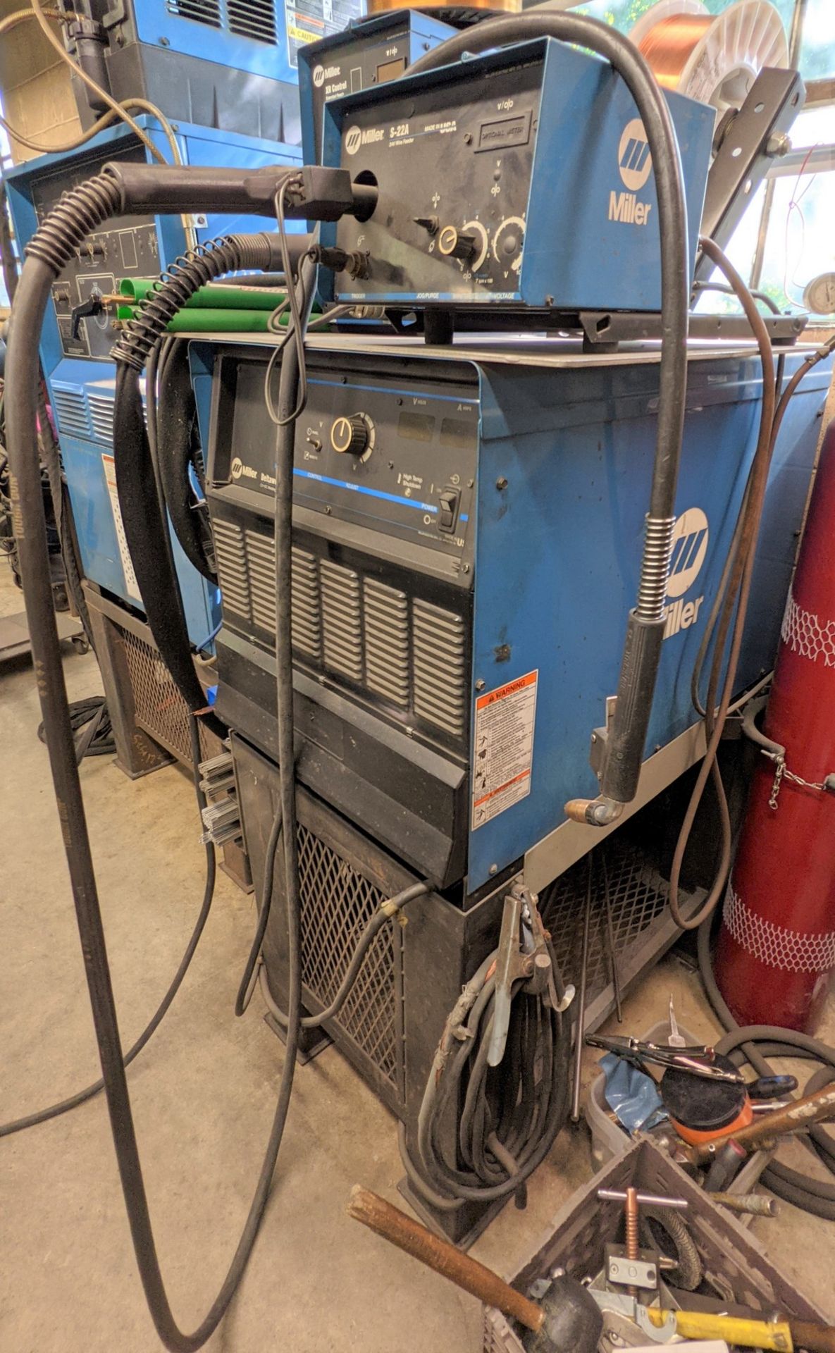 MILLER DELTAWELD 452 MIG WELDER W/ S-22A WIRE FEEDER, CABLES, STAND AND MILLER XR CONTROL W/ XR15A - Image 2 of 9