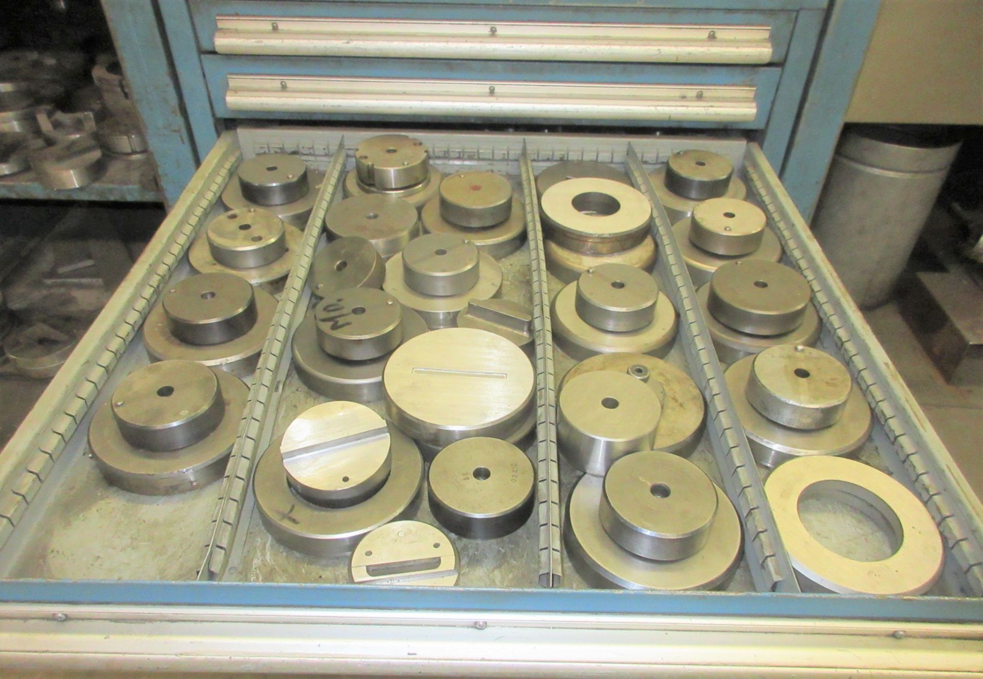 PIERCE-ALL 50-TON CAP. PERF-O-MATOR 3055 PUNCH, S/N 7812326 W/ LARGE ASSORTMENT OF PUNCH DIES - Image 31 of 40