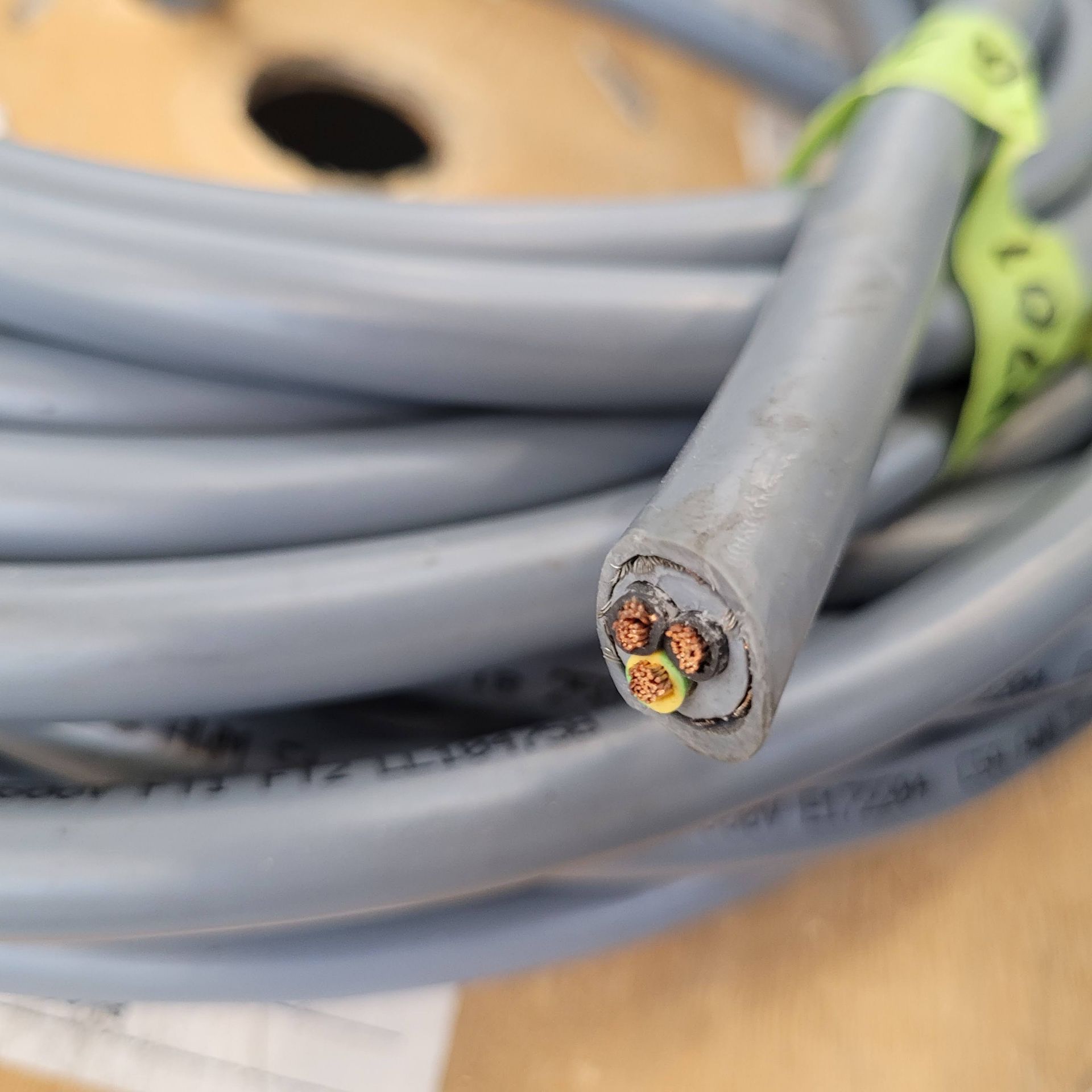 LOT - ASSORTED CABLE - Image 6 of 8