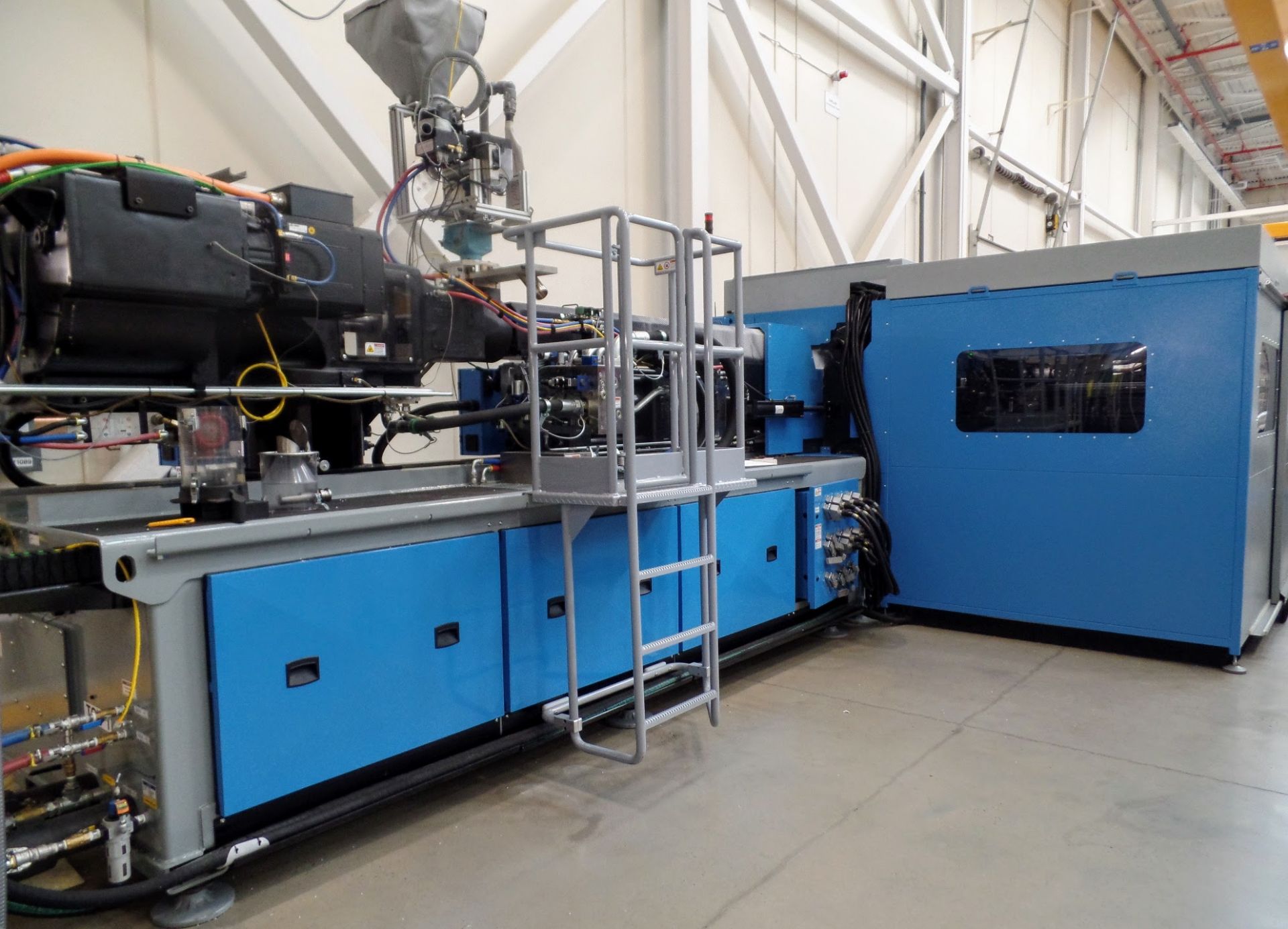 2019 NIIGON NPET 300 P120 E120 LIGHTS OUT HORIZONTAL TO STAGE INJECTION MOLDING MACHINE, 337 TON - Image 8 of 37