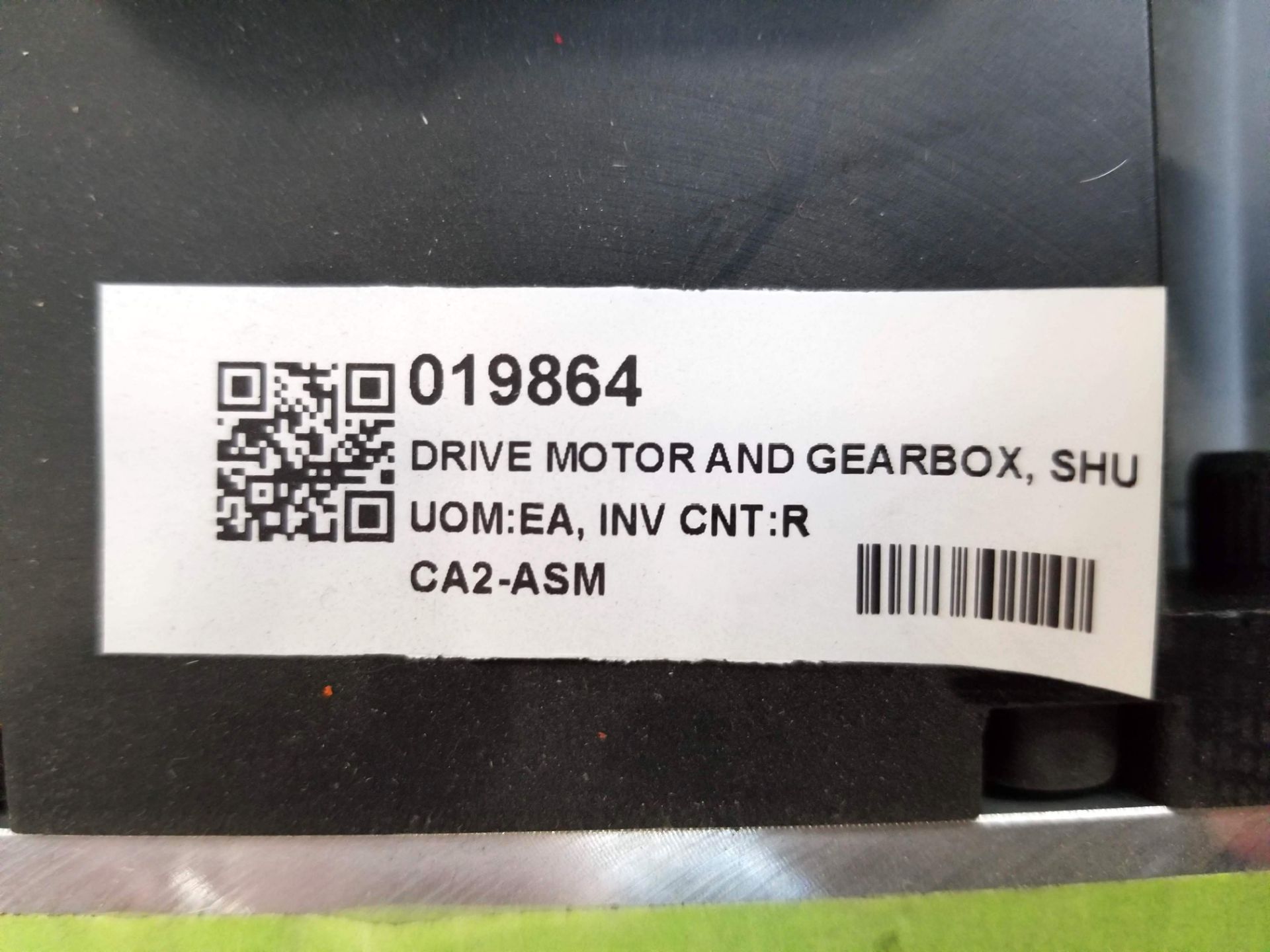 LOT - DRIVE MOTOR AND GEARBOX, SHUTTER N500. SERVOMOTOR AND GEARBOX. PLATE MOTOR MOUNT. CYLINDER, - Image 15 of 17