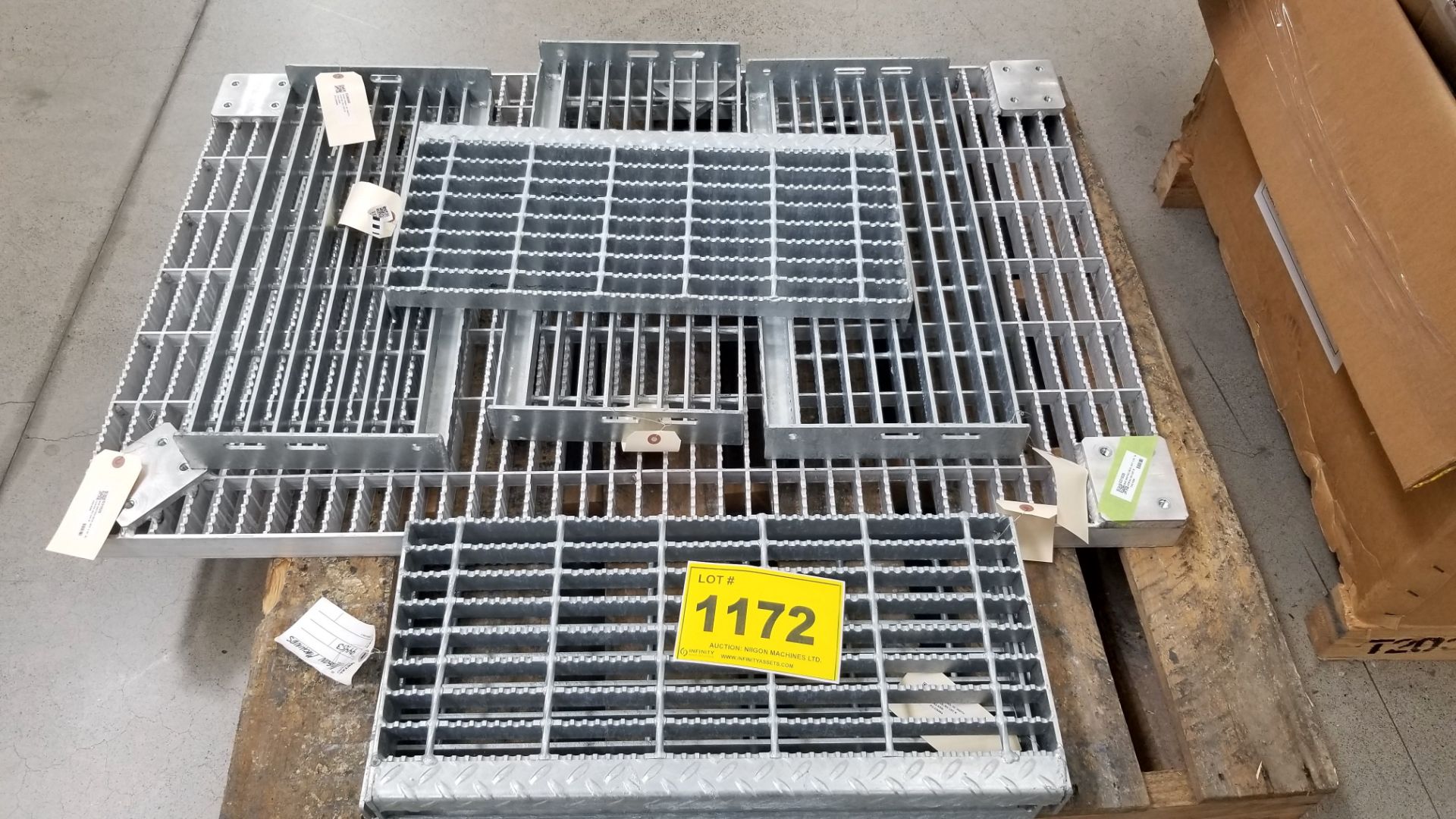 LOT - BAR AND STAIR GRATING