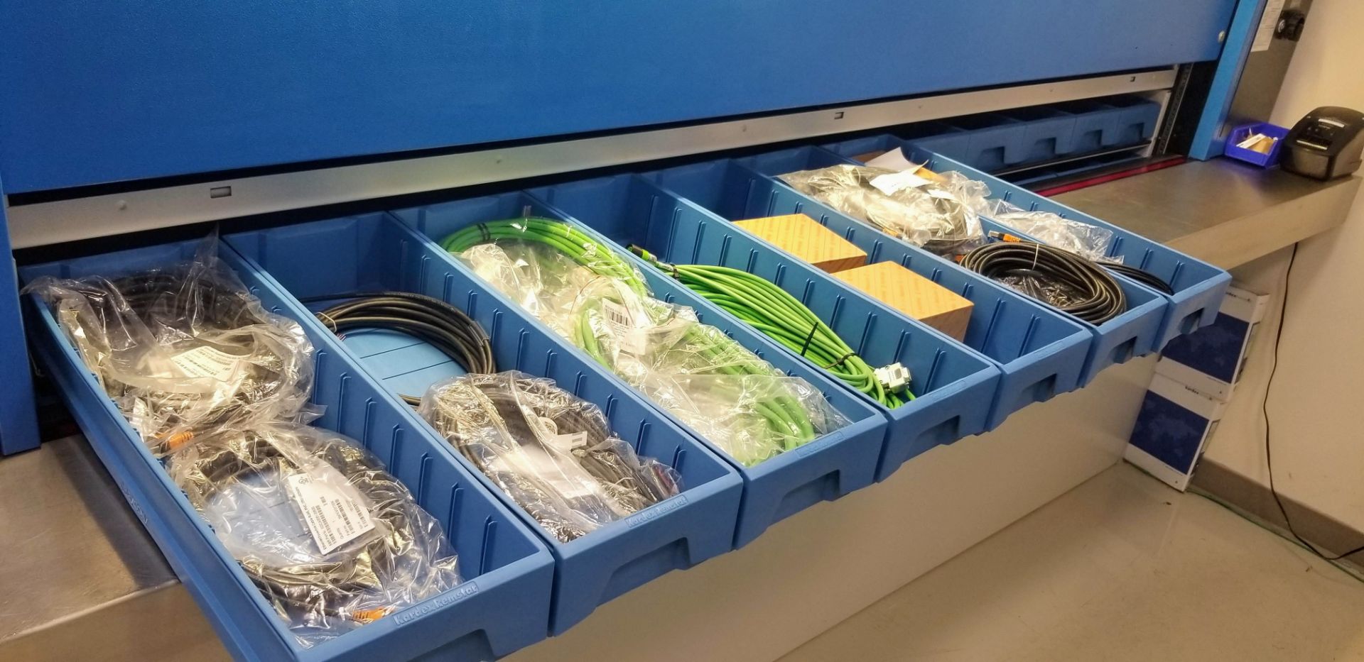 LOT - CONTENTS OF 36 SHELVES INCLUDING: MOTOR CABLES, HYBRID CABLES, PLUGS, INPUT CARDS, MODULES, - Image 85 of 100