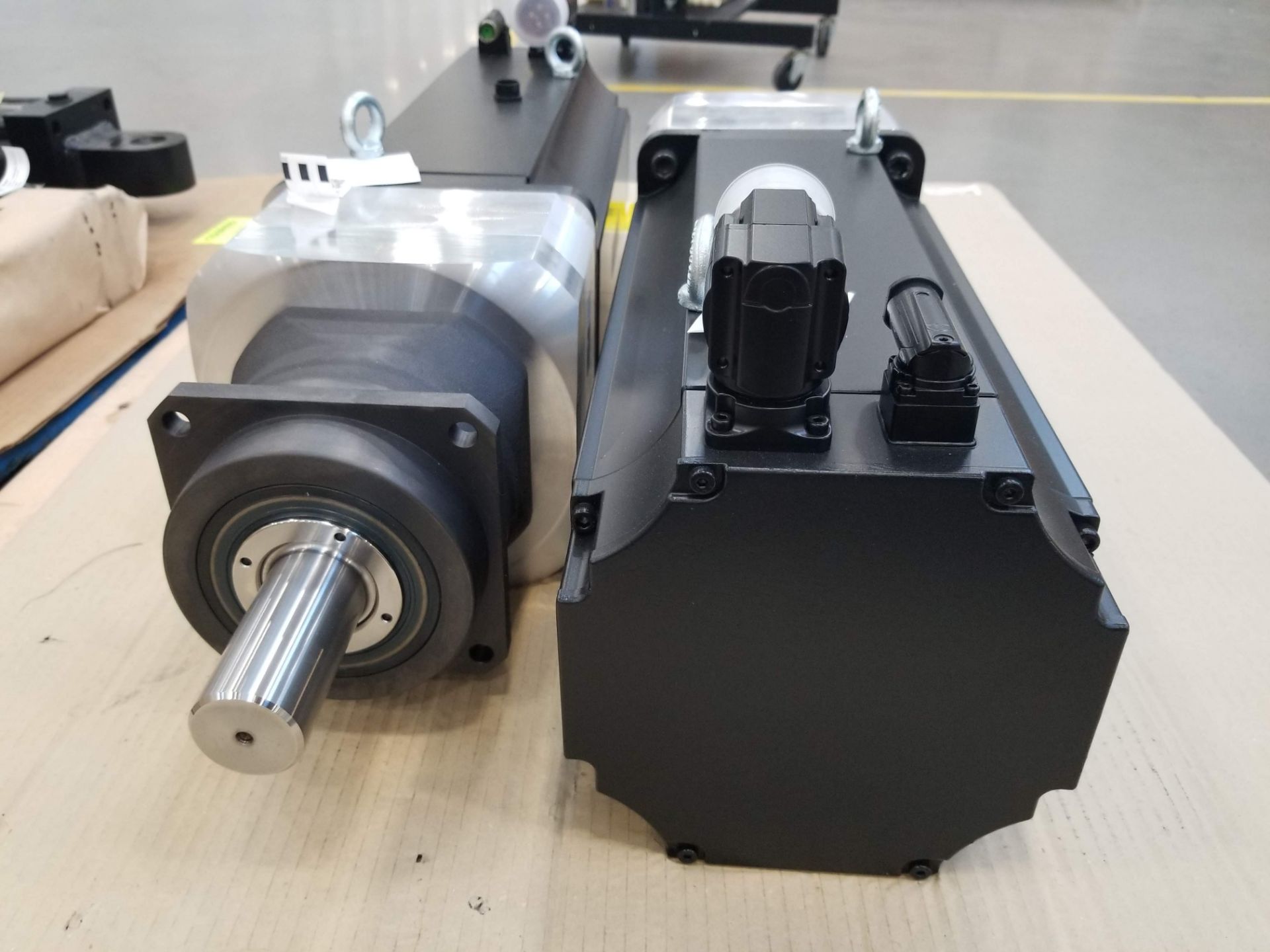 B&R SERVOMOTOR AND GEARBOX, 8LSA78 - Image 2 of 5