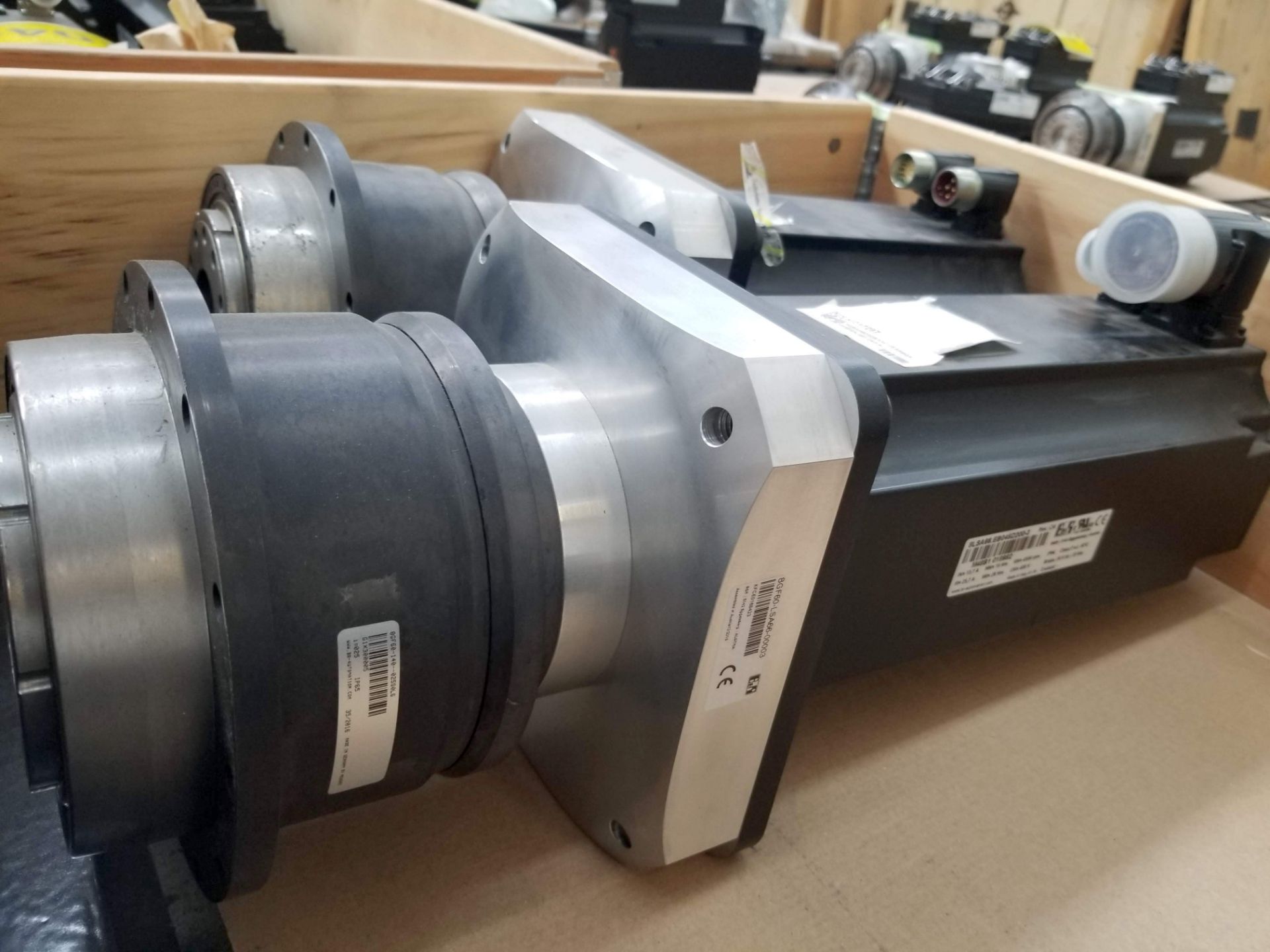 LOT - B&R SYNCHRONOUS SERVO MOTOR, NN1500 WITH BRAKE. (2) B&R SERVO MOTOR AND GEAR BOX. TRANSFER BOX - Image 8 of 12