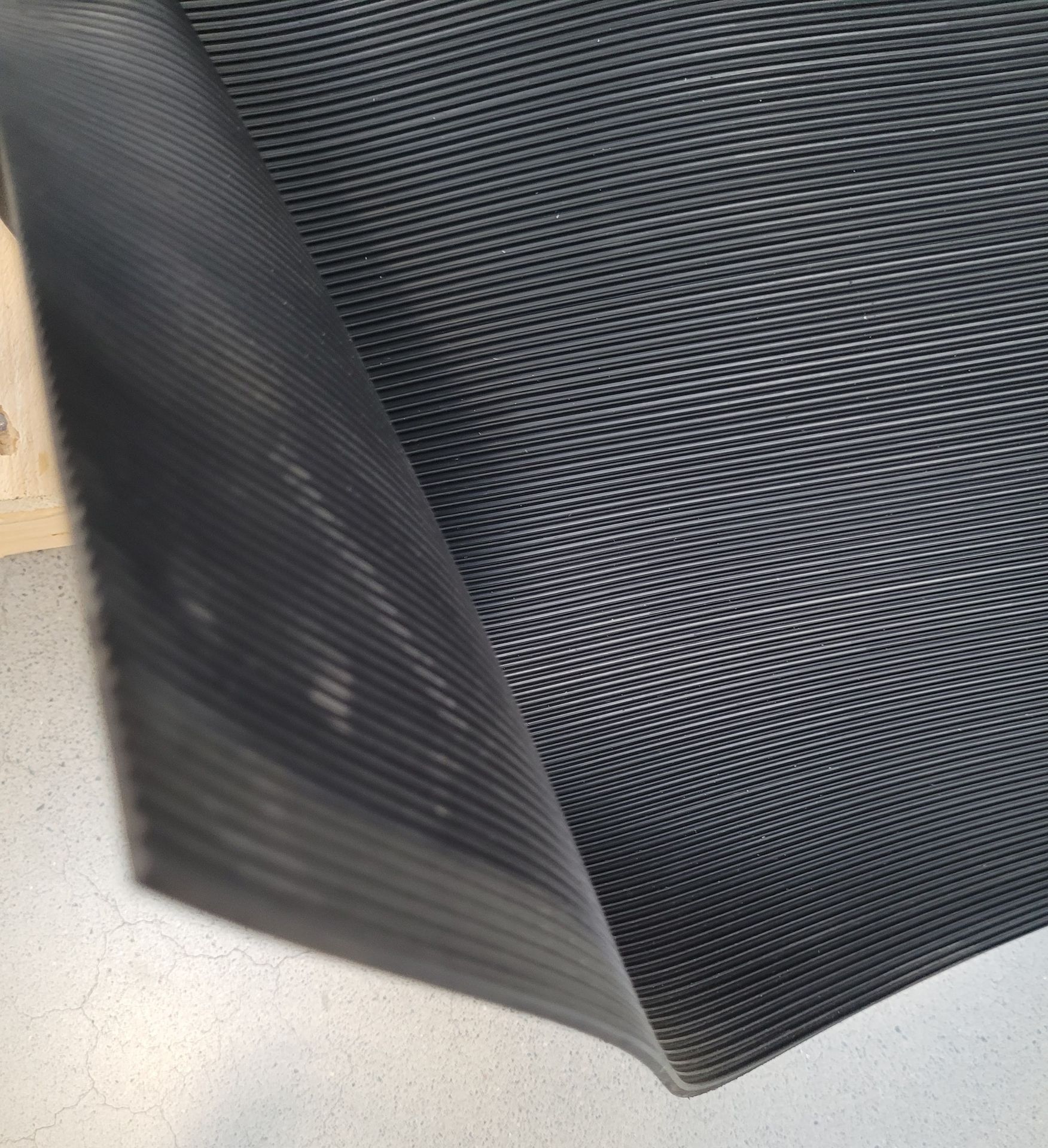 ROLL RUBBER MATTING - Image 2 of 2