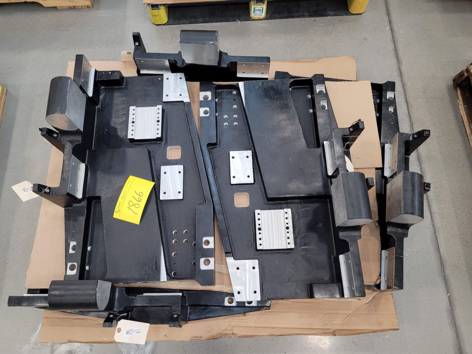 LOT - (8) PALLETS ASSORTED ALUMINUM CASTING - Image 6 of 8