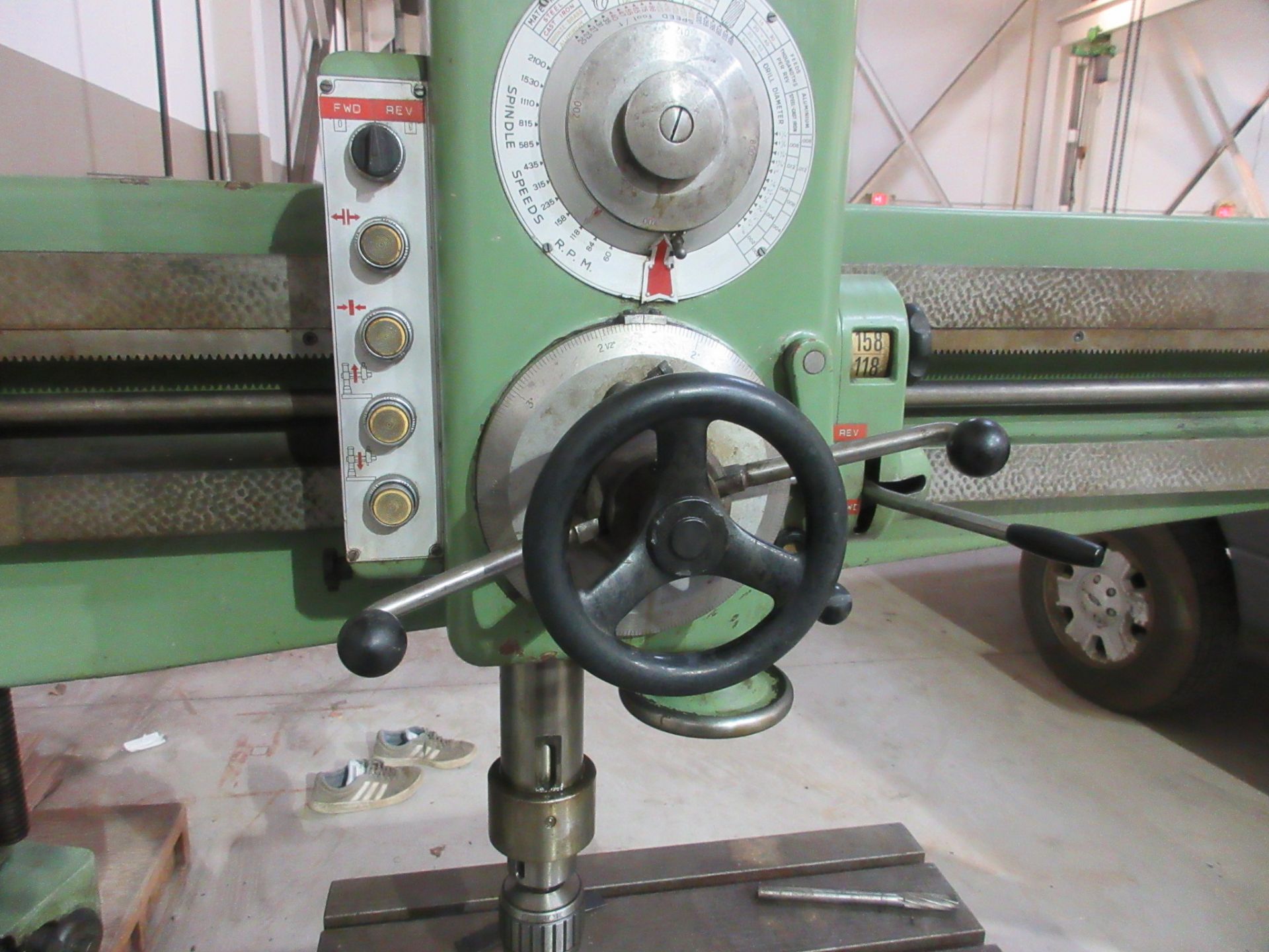 EMA RADIAL ARM DRILL, 4' ARM W/ BOX TABLE - Image 4 of 5