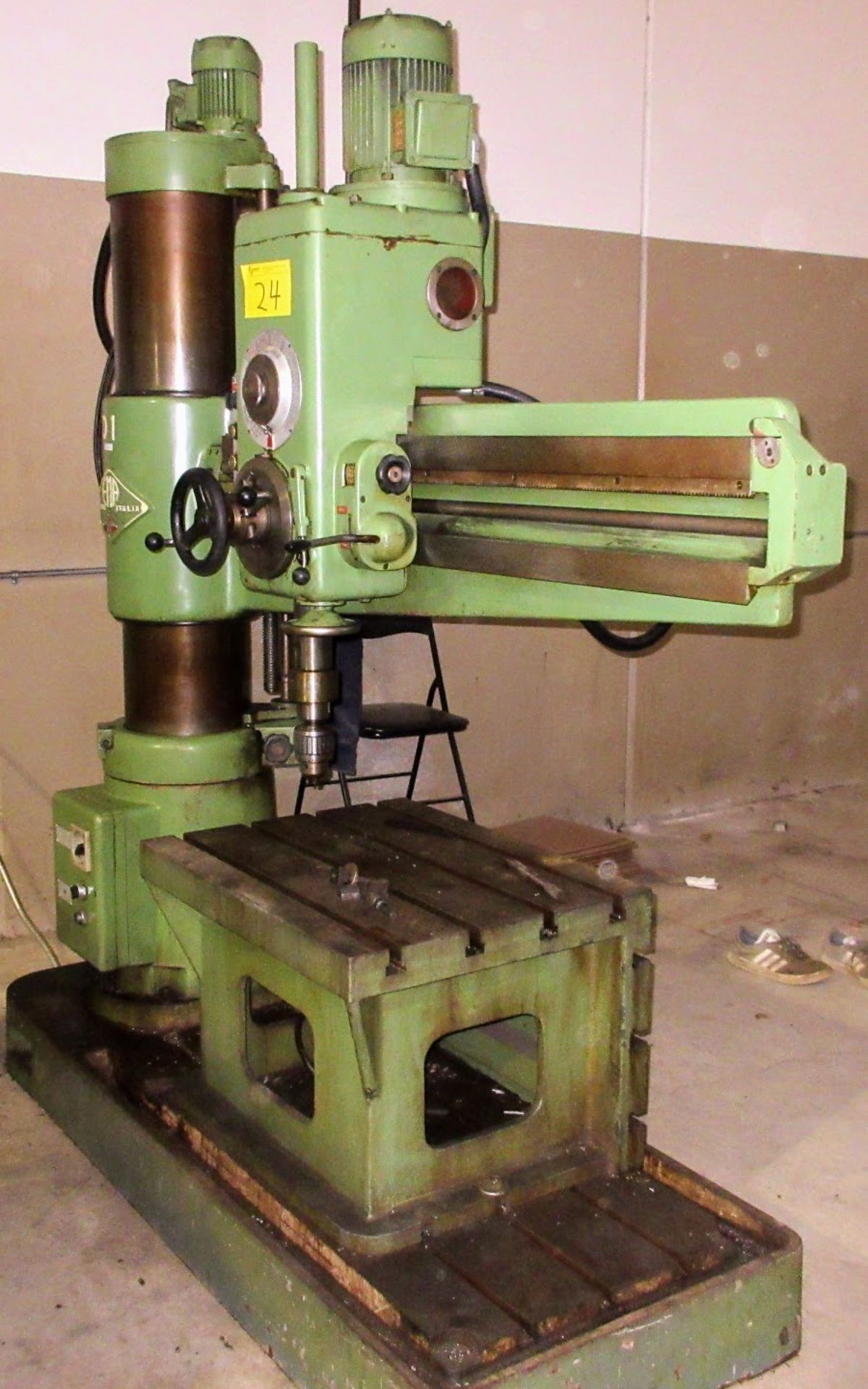 EMA RADIAL ARM DRILL, 4' ARM W/ BOX TABLE - Image 2 of 5