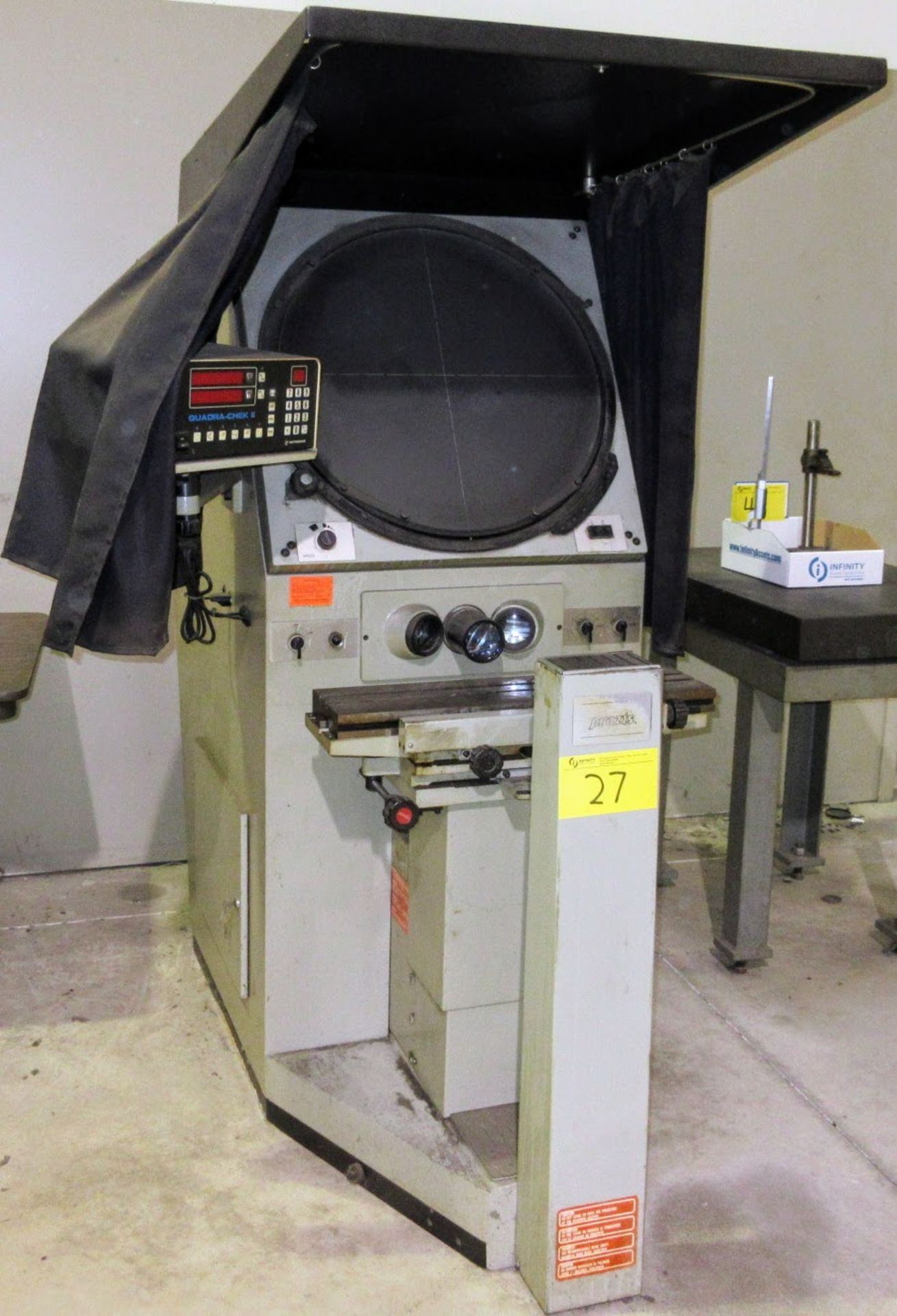 PRAZIS PO-600 OPTICAL COMPARATOR, METRONICS QUADRA-CHEK II 2-AXIS DRO, S/N 2152 - Image 2 of 9