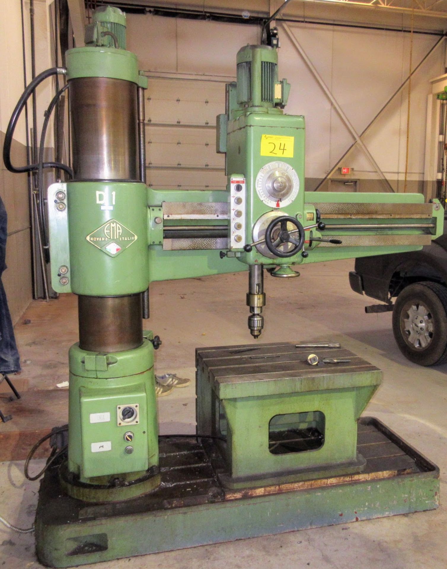 EMA RADIAL ARM DRILL, 4' ARM W/ BOX TABLE