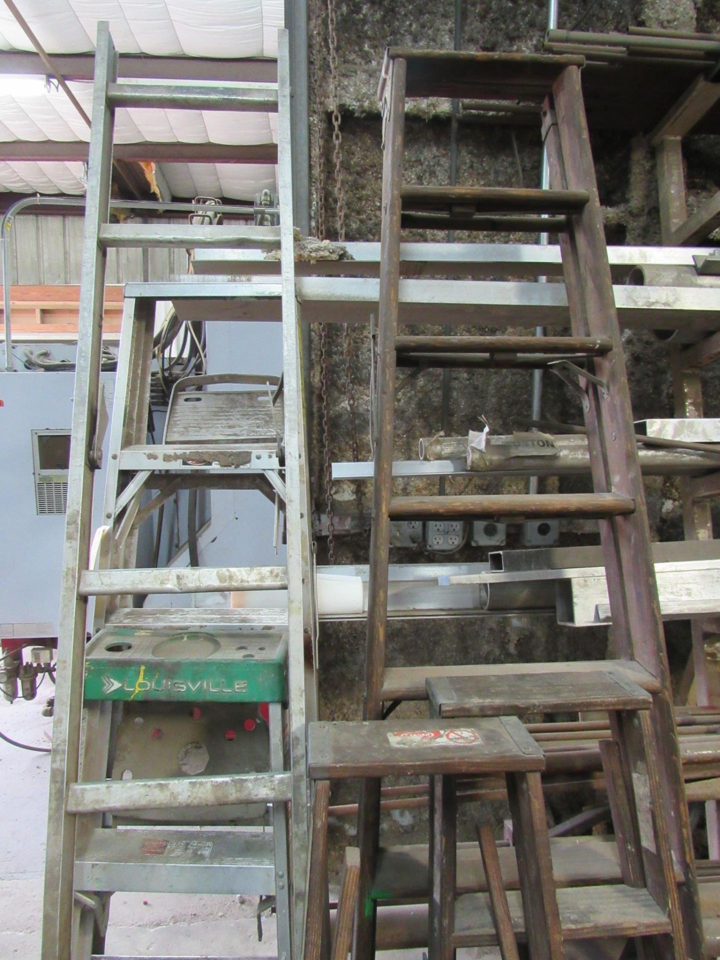 Lot of Step Ladders - Image 5 of 5