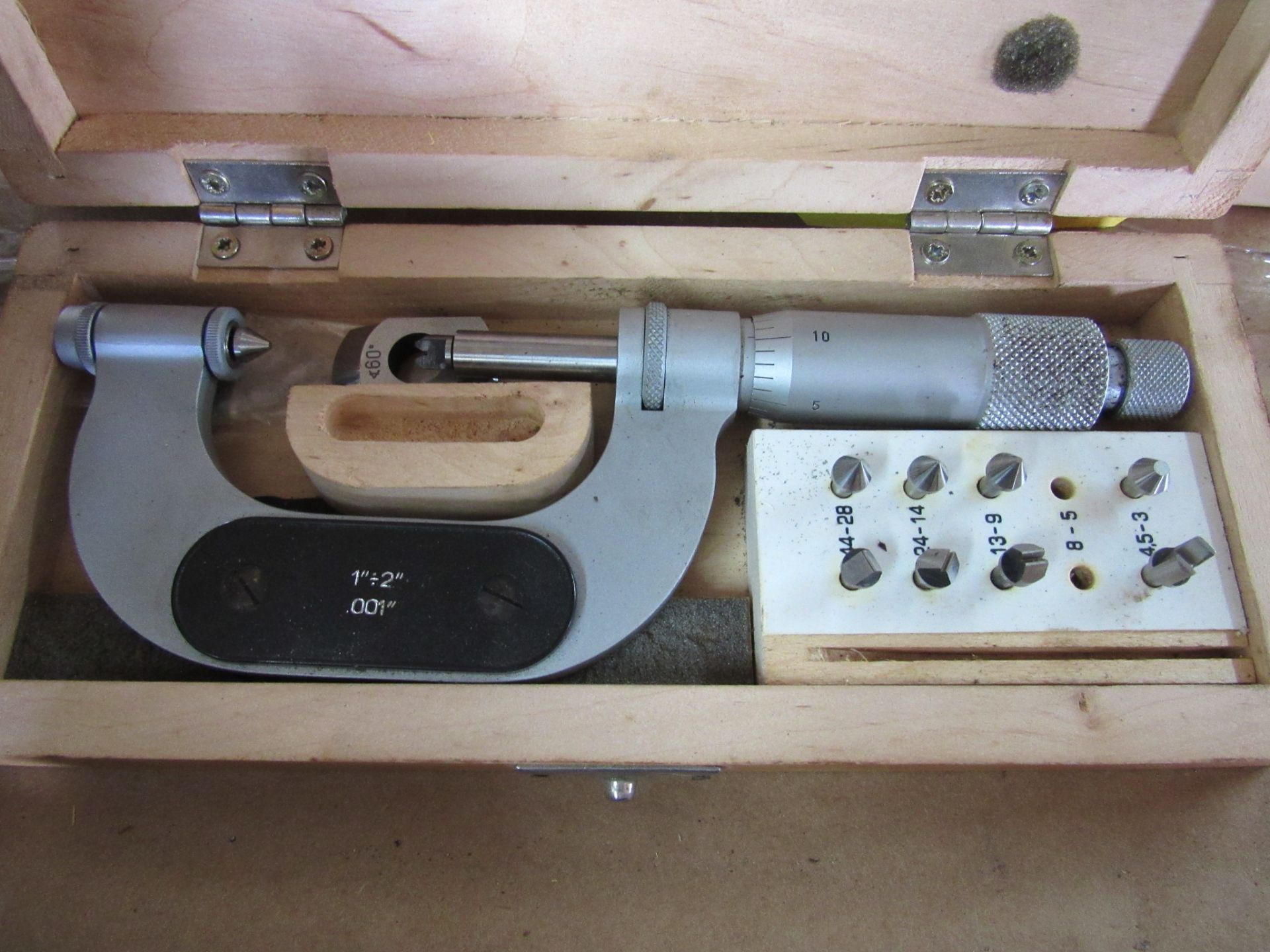 VIS 1-2" Screw Thread Micrometer with set of Anvils