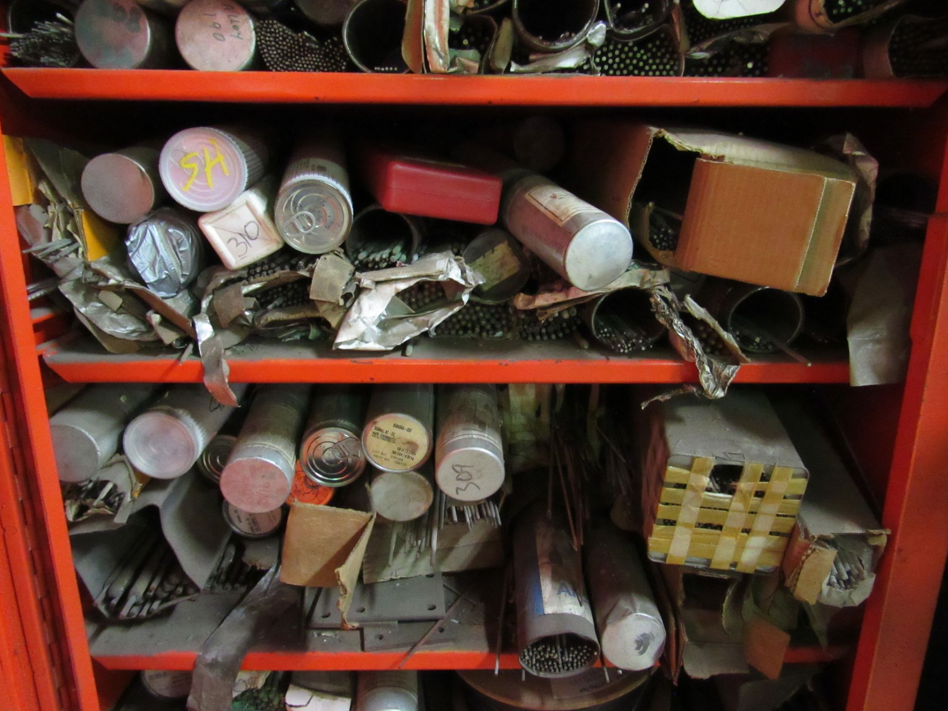 Lot: Welding Supplies in metal cabinet - Image 5 of 6