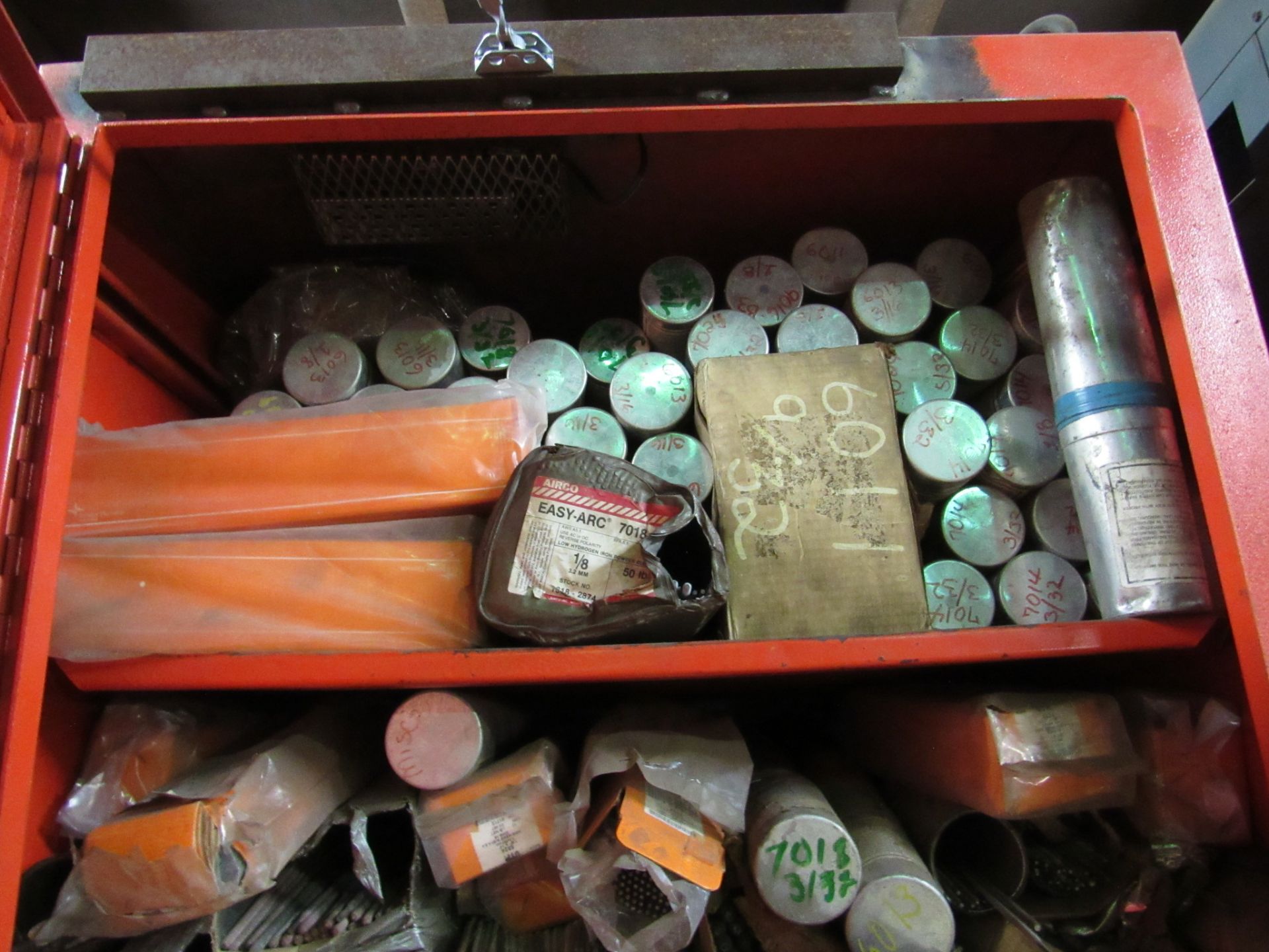Lot: Welding Supplies in metal cabinet - Image 3 of 6