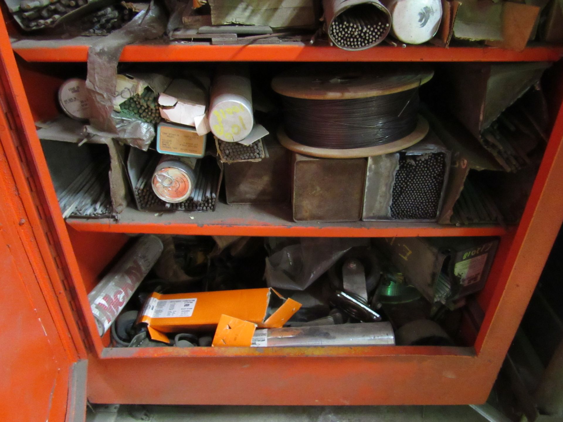 Lot: Welding Supplies in metal cabinet - Image 6 of 6