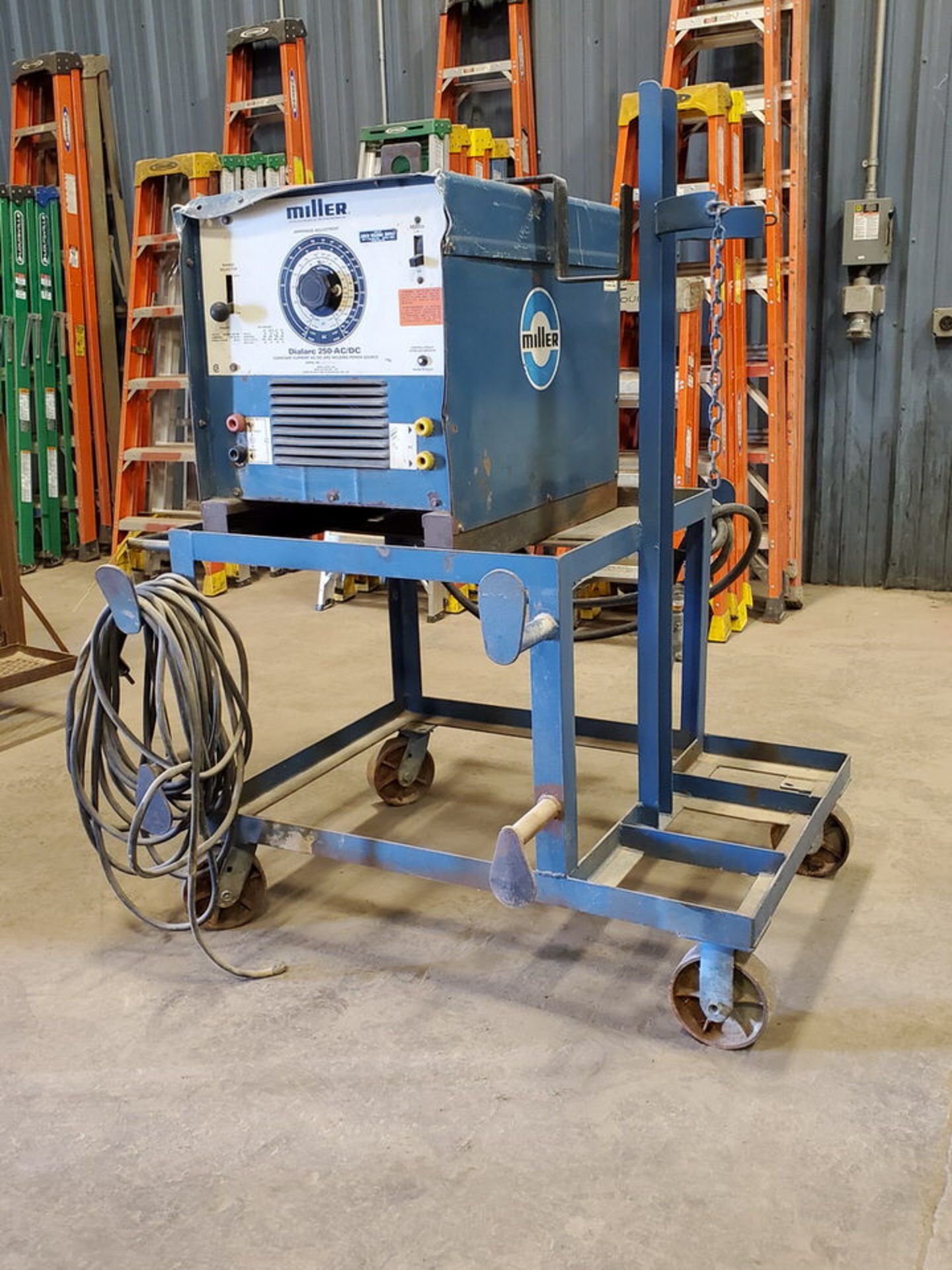 Miller Dialarc 250 Stick Welder 200(208)/230/460V, 60HZ, 1PH - Image 2 of 7