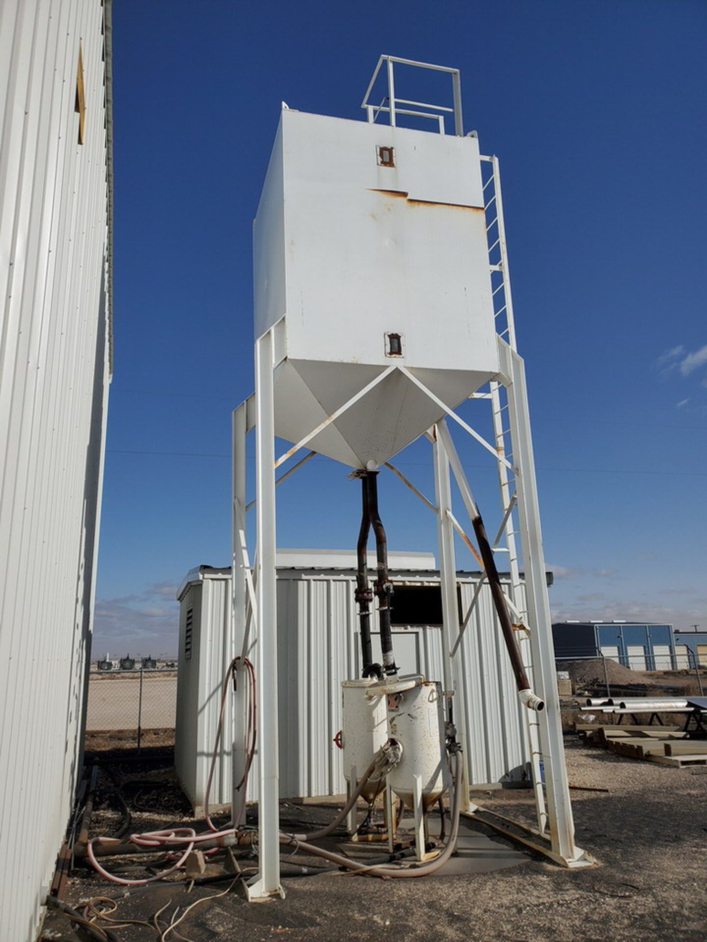 Sandblast Hopper 11' x 9' x 30-35'H Approx.; NO Tag; W/ (2) Sandblasts Pots, 150psi@250F, -20F@ - Image 4 of 13