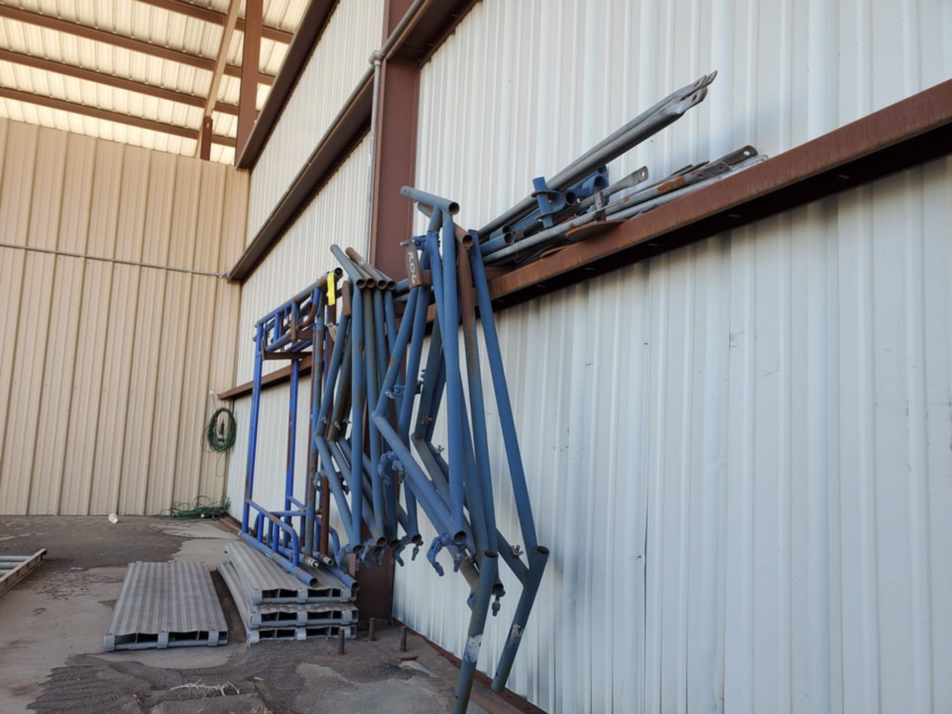 Scaffold W' 16' Fixed Alum. Ladder - Image 7 of 10