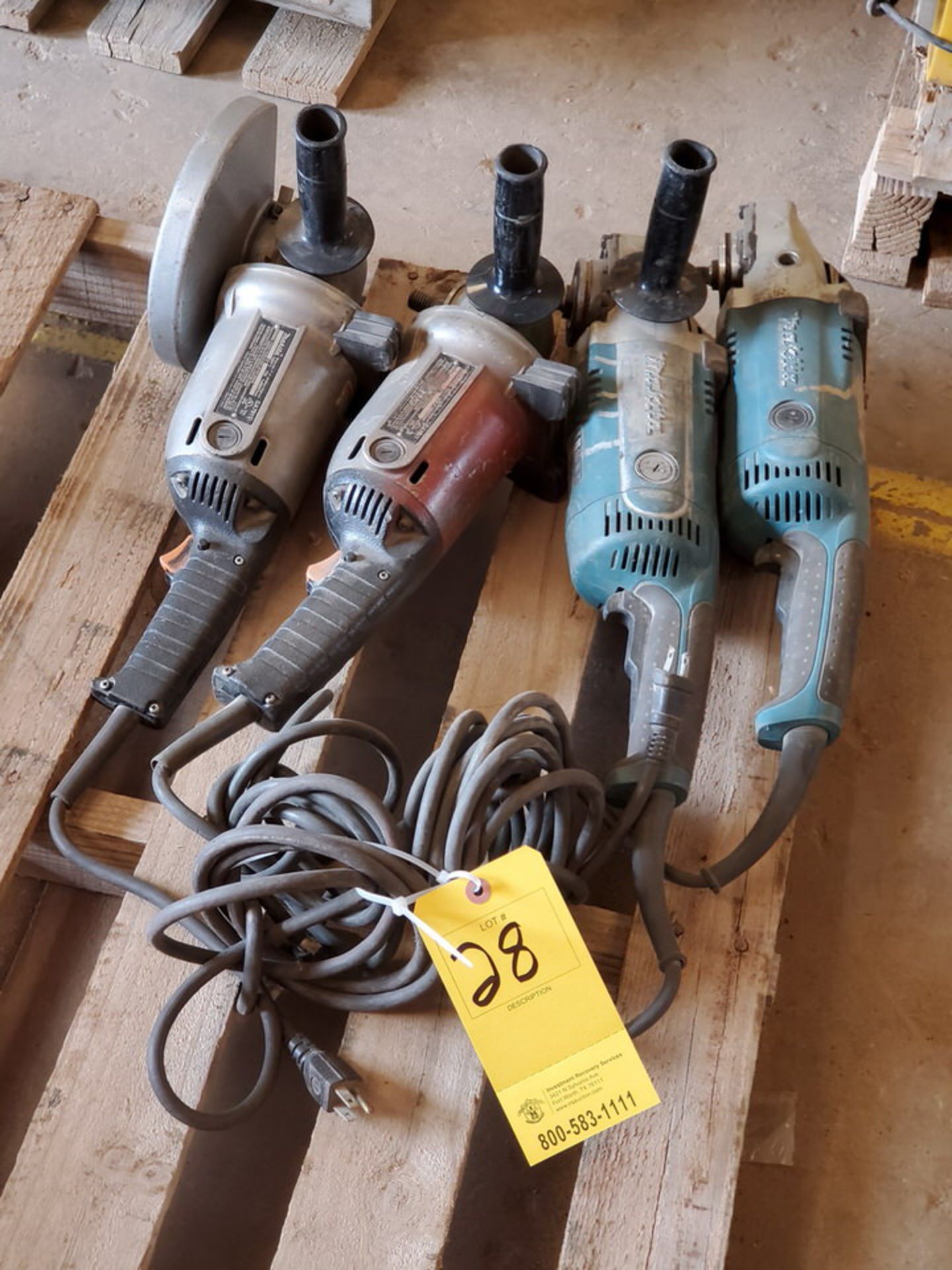 Makita (4) 7"-9" Angle Grinders 120V, 15A