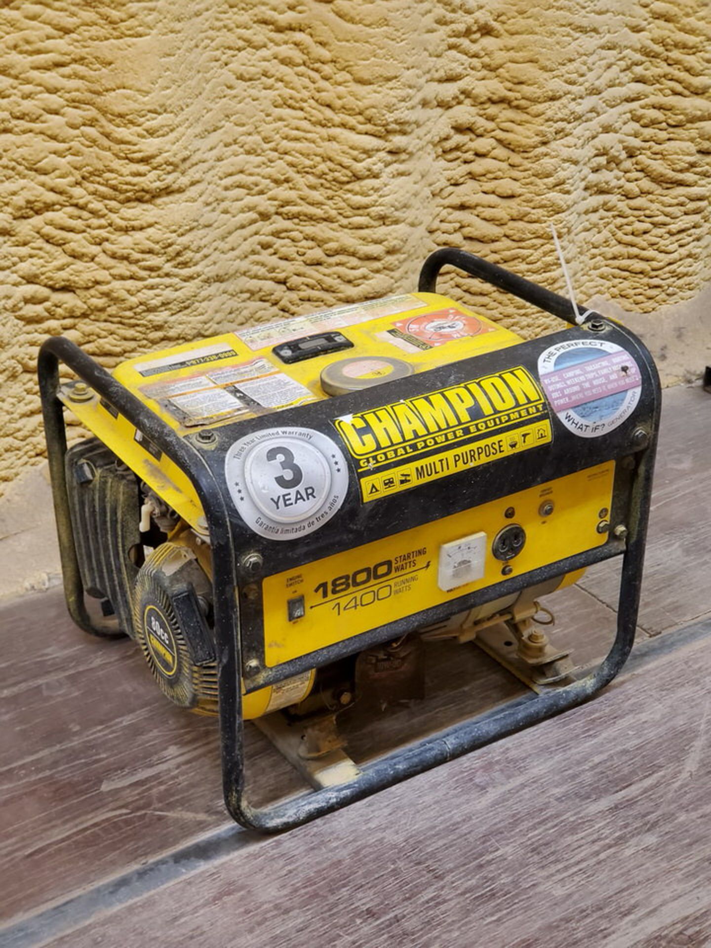 Champion 42432 Portable Generator 1400W, W/ 80cc Engine, 1PH, 60HZ, 120V, 11.7A - Image 2 of 7