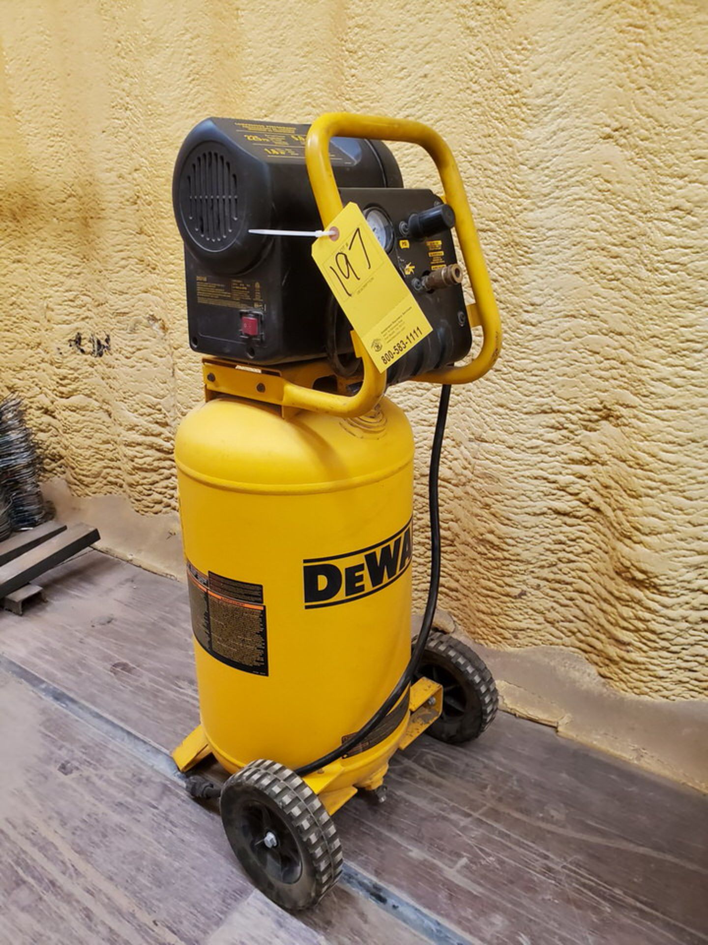 Dewalt Air Compressor 225psi, 1.6HP, 15Gal, 5.0 SCFM