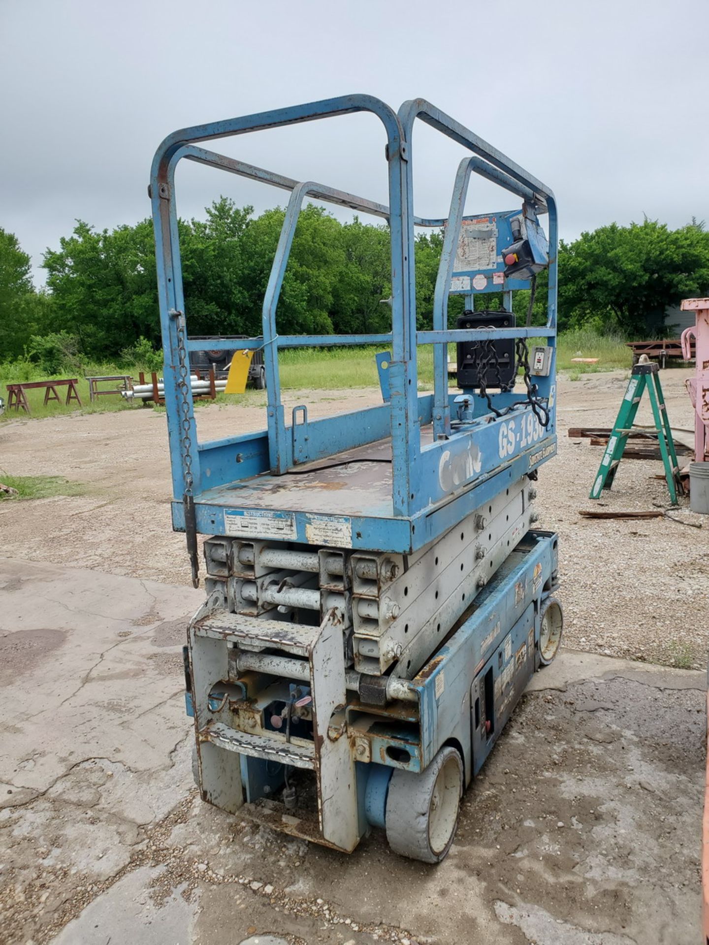 Genie GS-1930 Scissor Lift 500lbs Max Platform Cap., 501hrs (Loc: 1313 S Interstate 35 East - Image 3 of 10