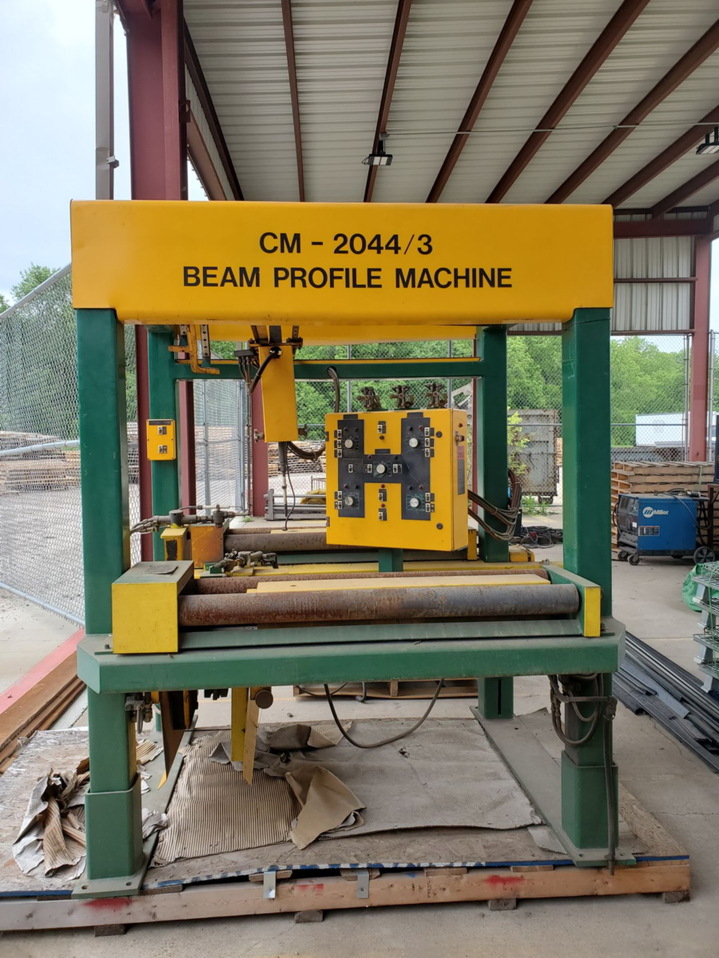 CM-2044/3 Beam Profile Machine (Loc: 6200 N. I-35 East Waxahachie, TX 75165)