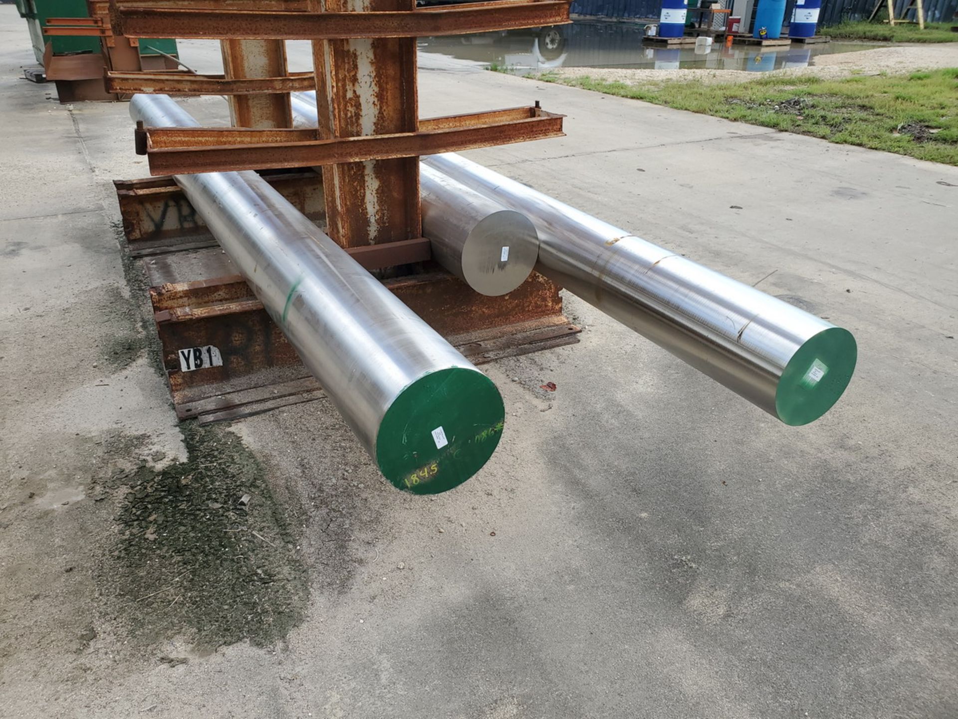 Raw Material Grade: (316L) Round Bar 5 Total: (1) 12" @ 190"L; (1) 12" @ 116"L; (1) 10-1/2" @ 188" - Image 2 of 10