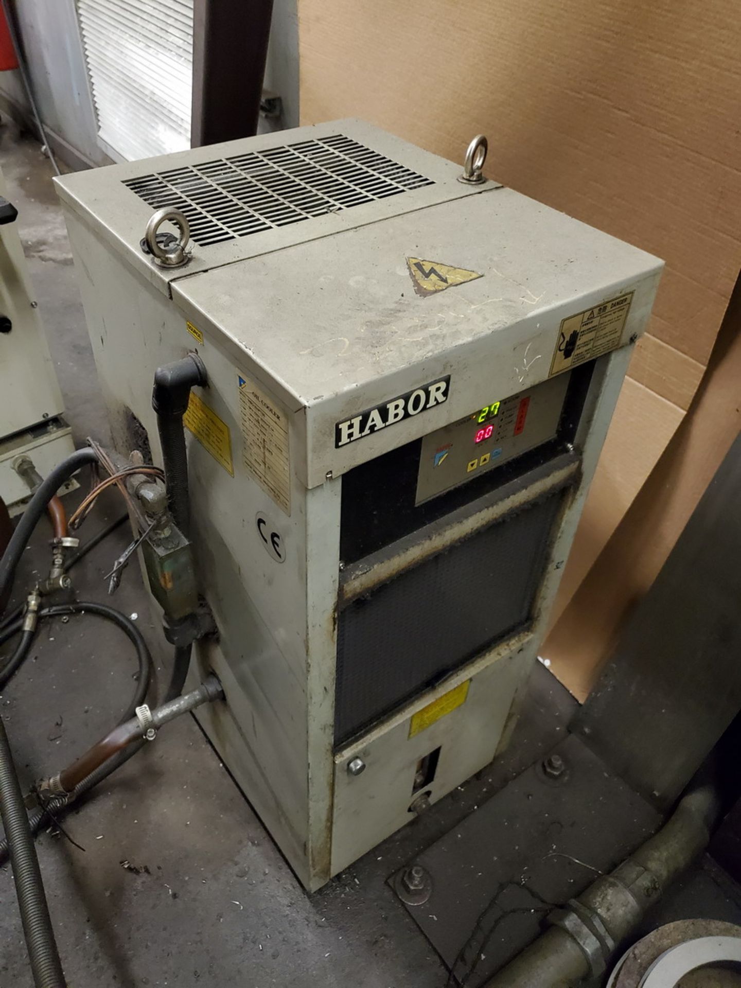 Daewoo DMV650 NC Mill 220V, 60HZ, 3PH, 150A; W/ 12" 4-Jaw Chuckl; W/ Oil Cooling Inverter; W/ - Image 15 of 16