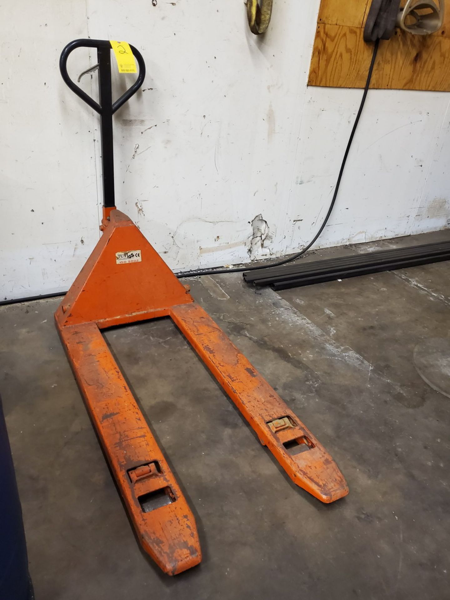 CE Pallet Jack 2500lbs Cap., 48" Forks - Image 2 of 2