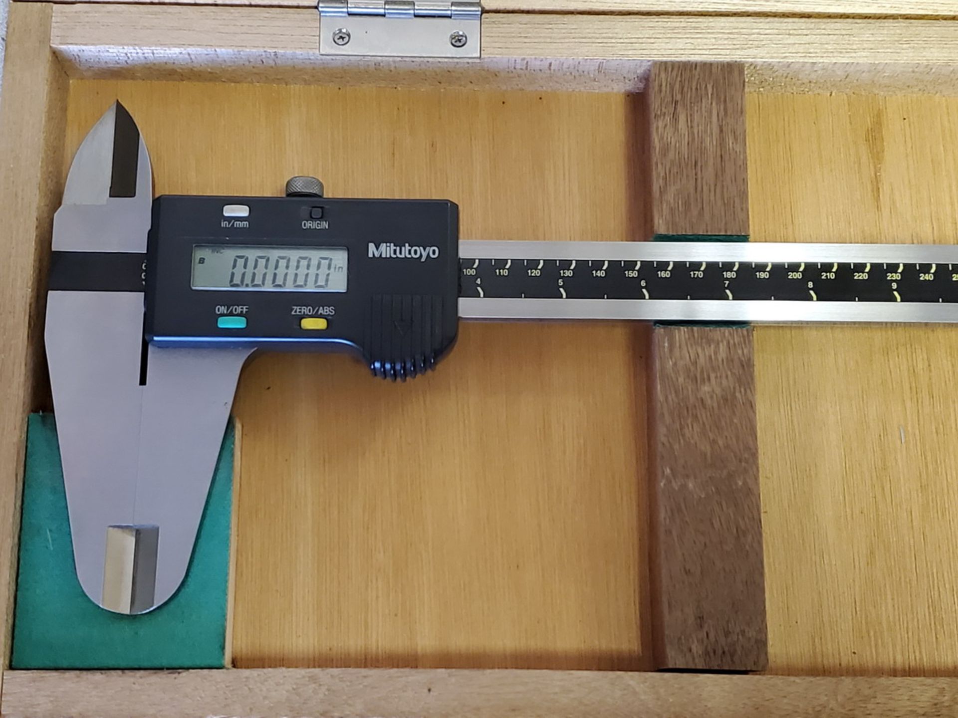 Mitutoyo 24" Digital Caliper - Image 4 of 5