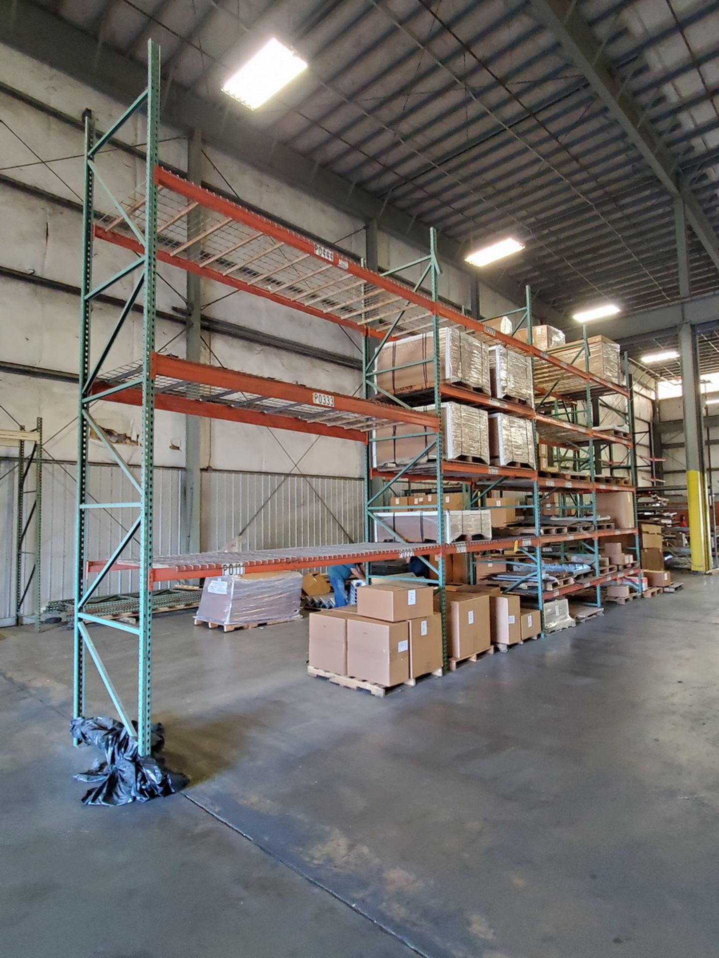 Pallet Racking (8) 17' x 4' Uprights, (26) 8' Crossbeams, 12'6" Crossbeams - Image 2 of 6