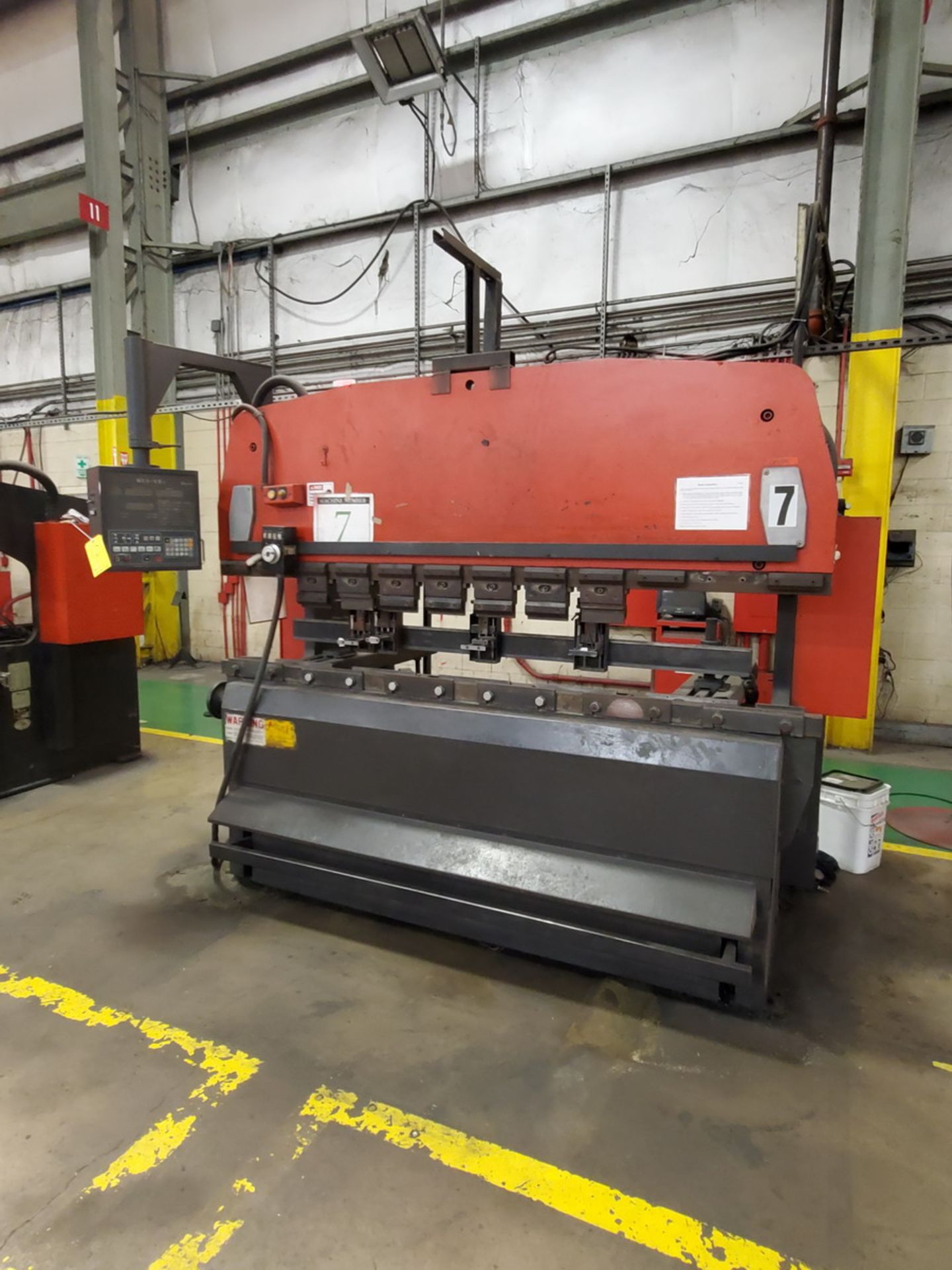 Amada RG-80 80 Ton Press Brake Table L: 94.6"; Throat Depth: 15.76", 98.7 Blade L; W/ NC9-EX - Image 4 of 15