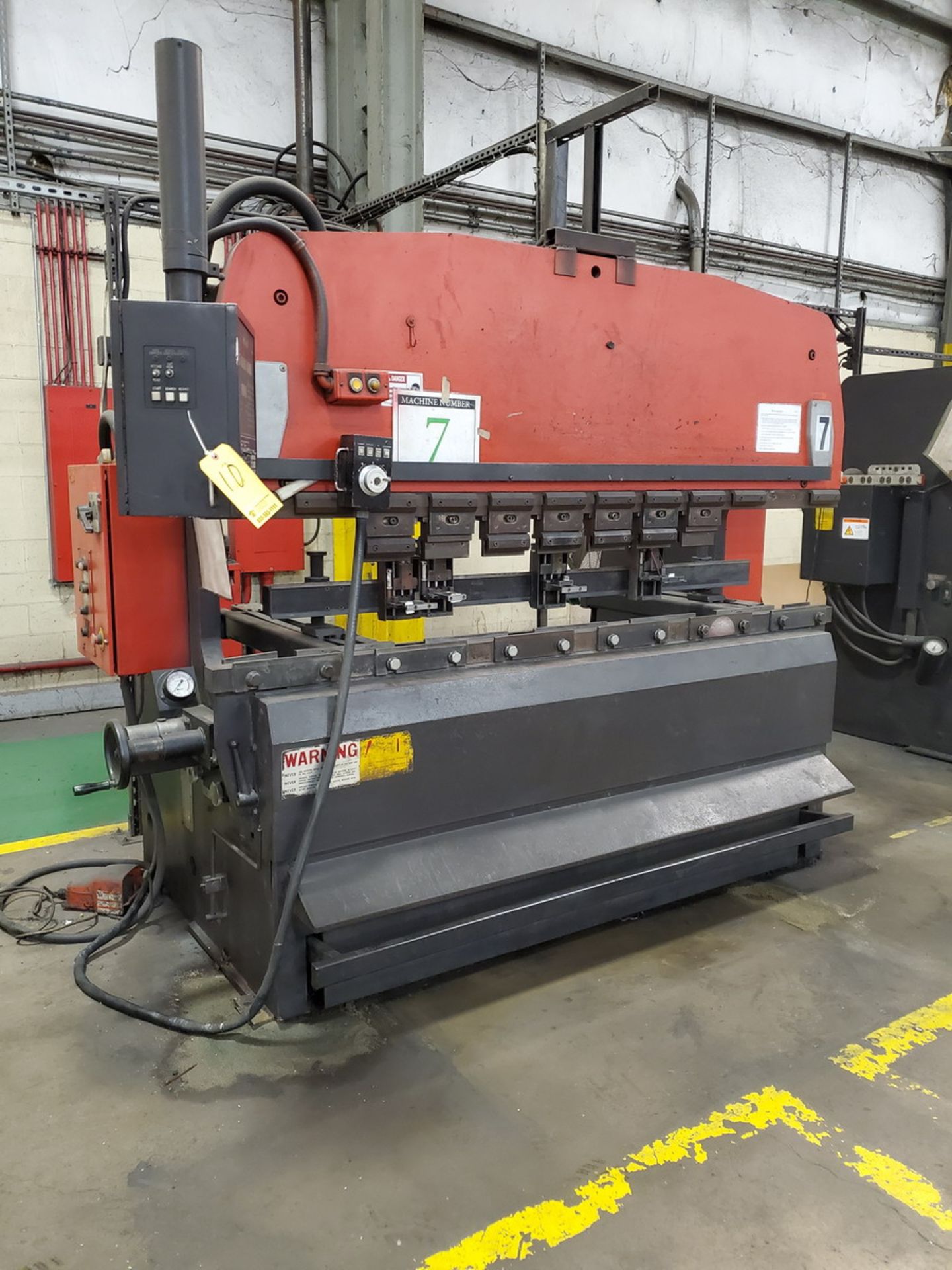 Amada RG-80 80 Ton Press Brake Table L: 94.6"; Throat Depth: 15.76", 98.7 Blade L; W/ NC9-EX