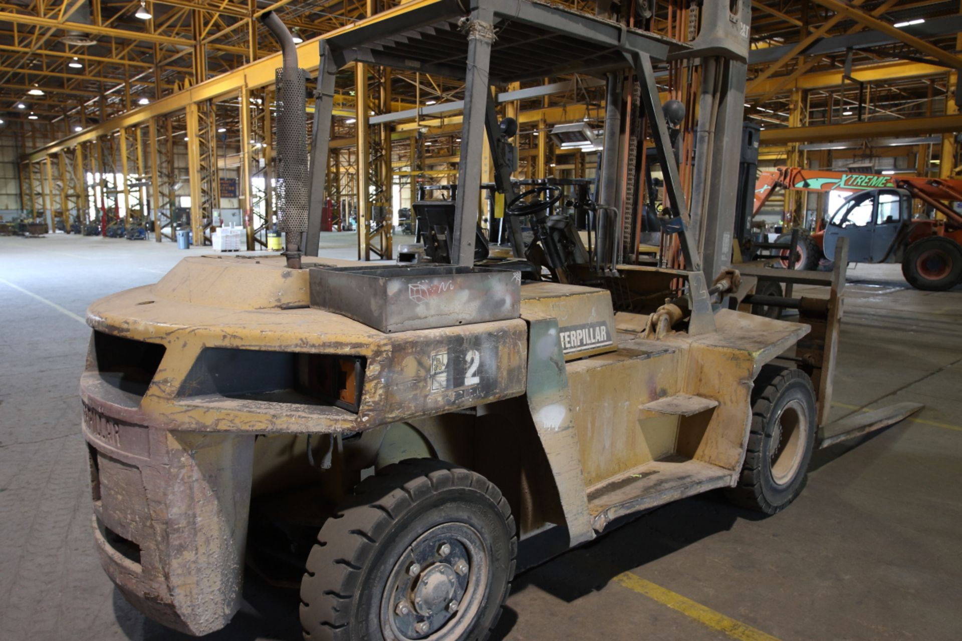 Caterpillar DP70 Forklift, Cap: 15,500 lbs, Lift Ht: 197", Pneumatic Tires - Image 2 of 4