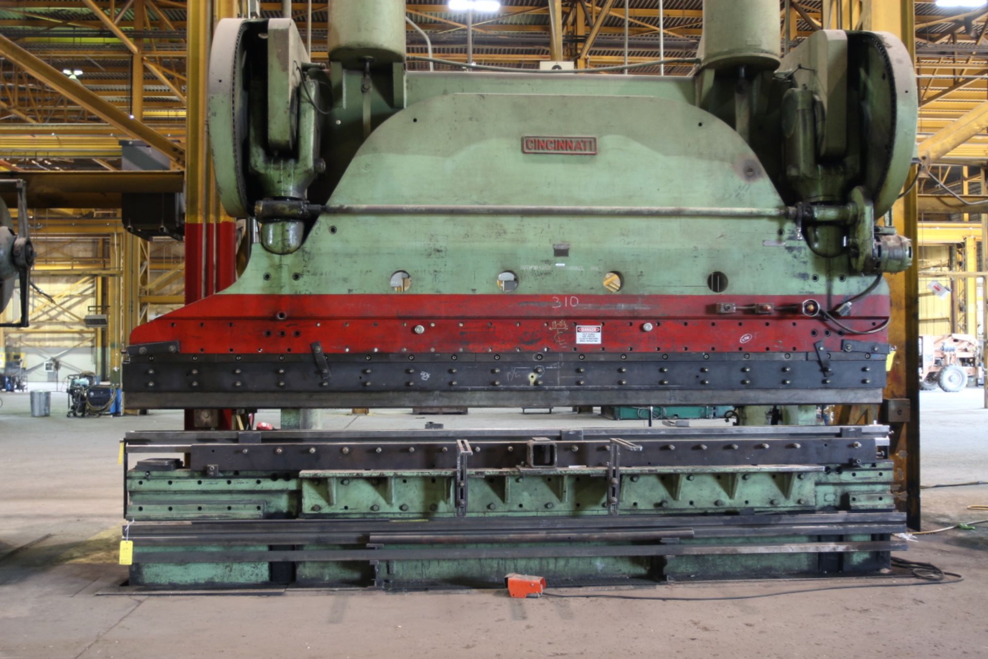 CINCINNATI 18’ X 340 Ton Mechanical Press Brake (No Dies)