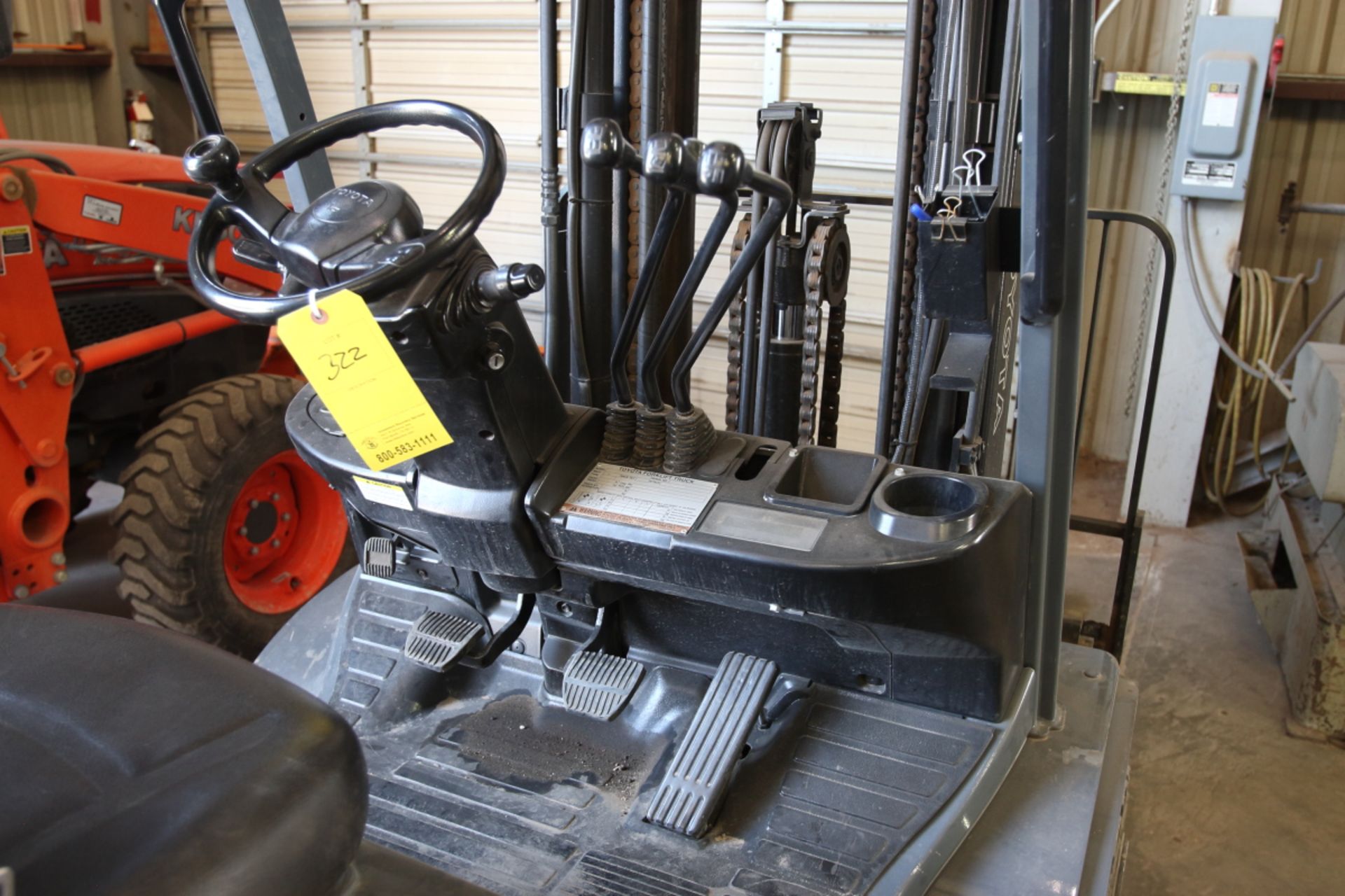 2019 TOYOTA 8FDU32 FORKLIFT, Cap: 6,000 lbs, Lft Ht: 187” - Image 5 of 7