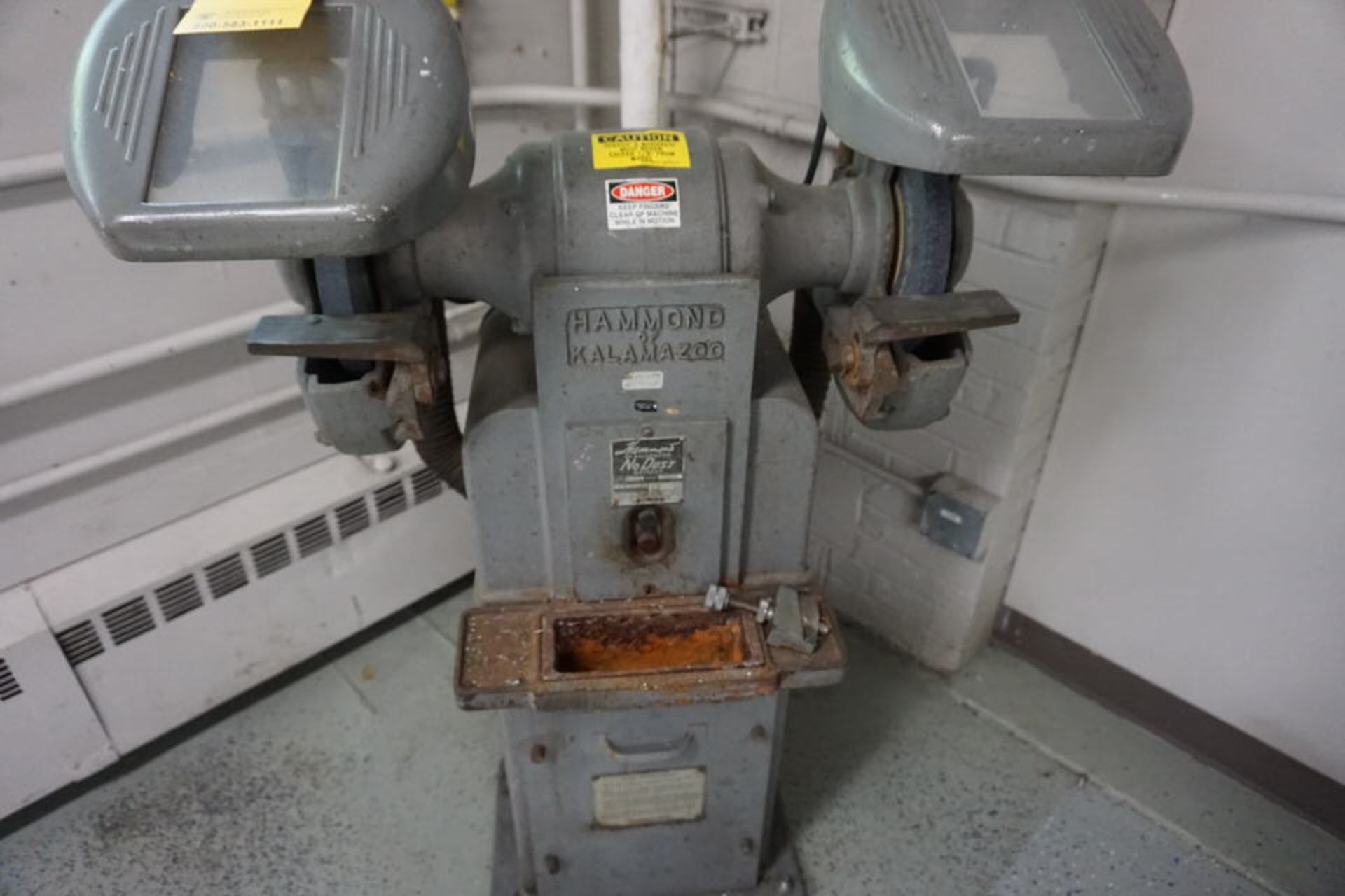 HAMMOND DOUBLE PEDESTAL GRINDER - Image 4 of 5