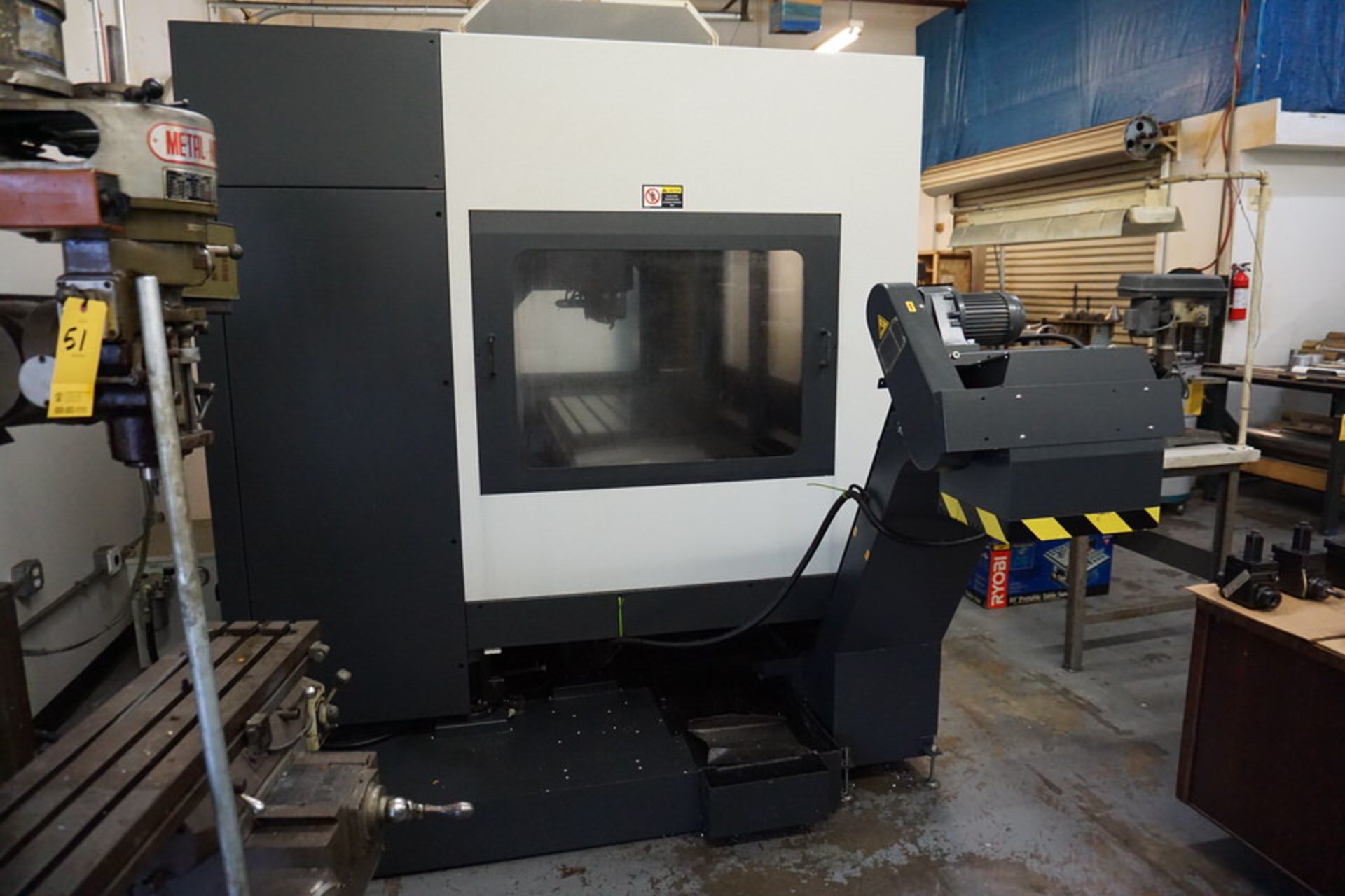 2014 LEADWELL V-40 CNC MACHINING CENTER, FANUC OI-MD CONTROL, 20 TOOL ATC, TRAVELS: X-40", Y-20", - Image 9 of 10