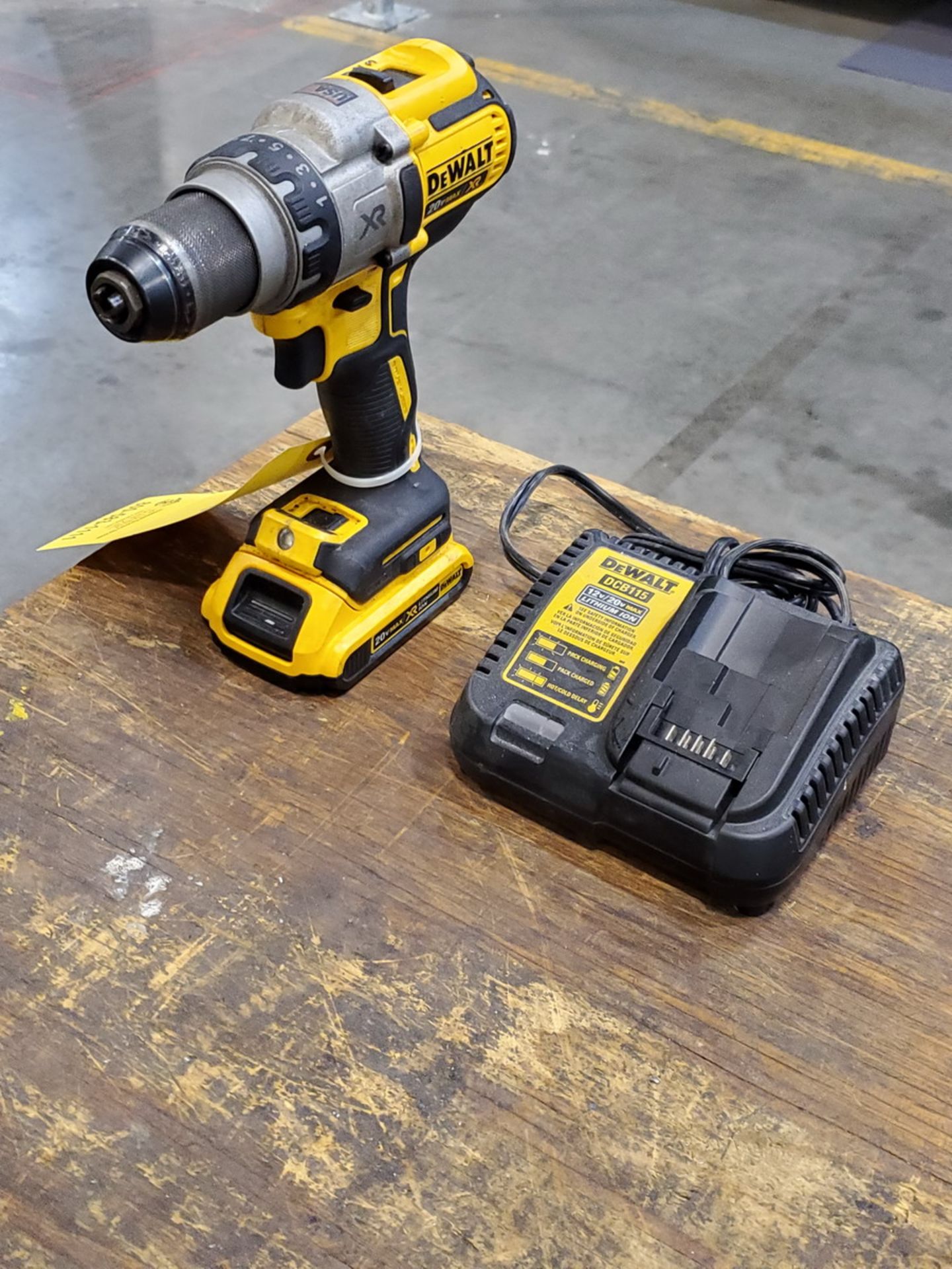 Dewalt DCD991 1/2" Cordless Drill 20V Max, 2AH - Image 2 of 3