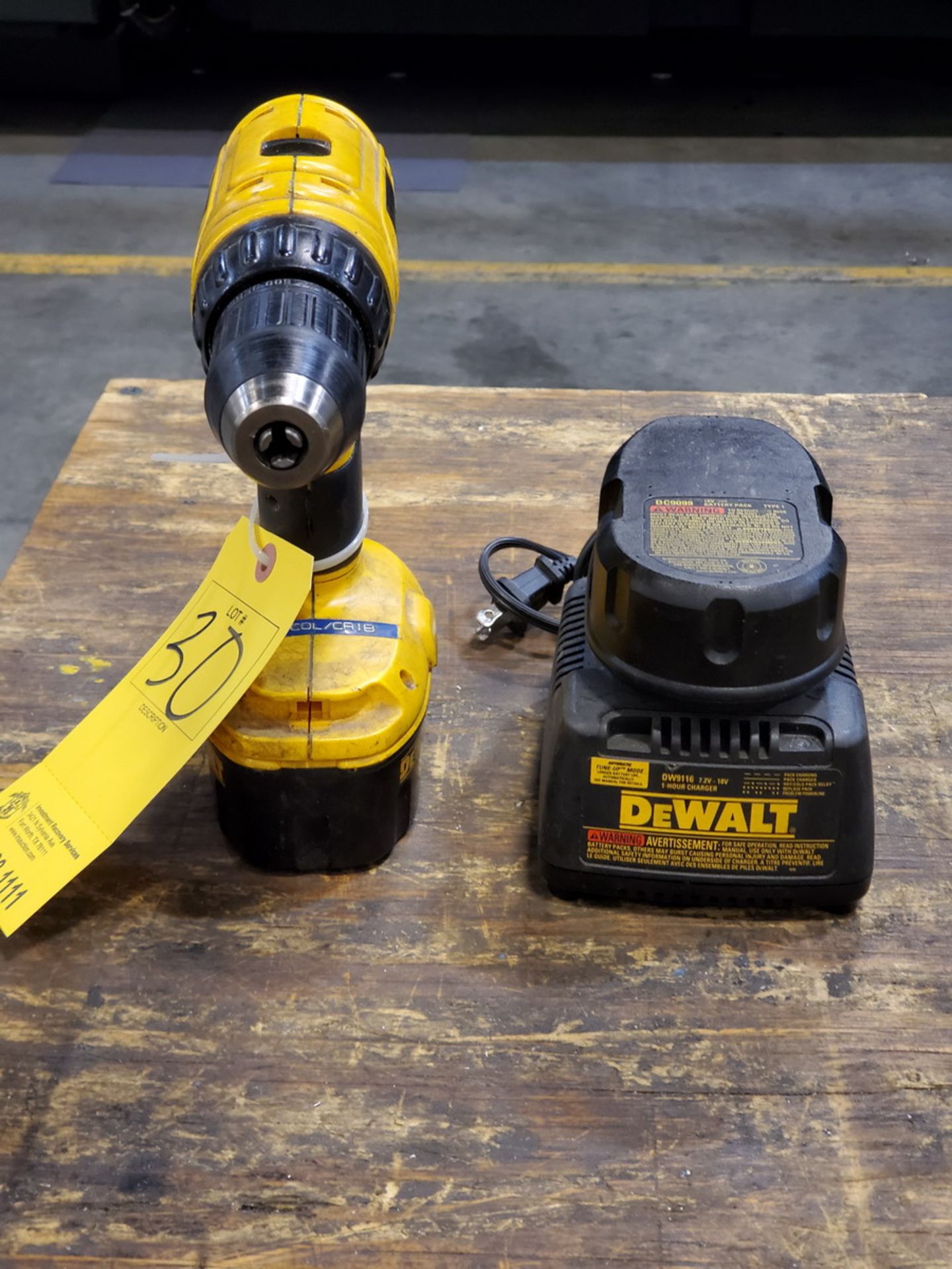 Dewalt DC970 1/2" Cordless Drill 18V, W/ Charger & Spare Battery