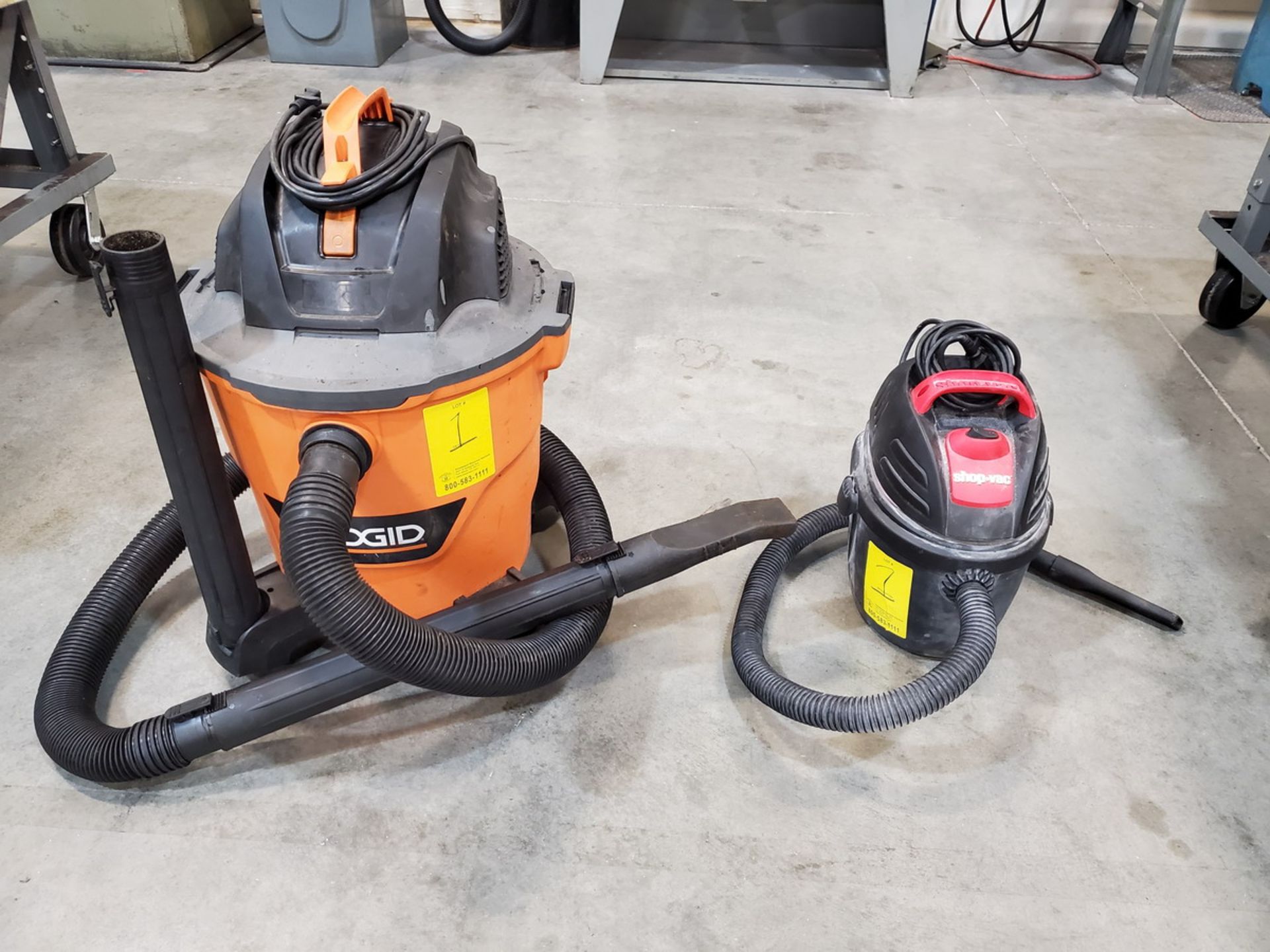 Ridgid Wet/ Dry Vac 5HP, 9A, 60HZ; W/ (1) Shop Vac, 2.5HP, 2.5gal, 9.4L