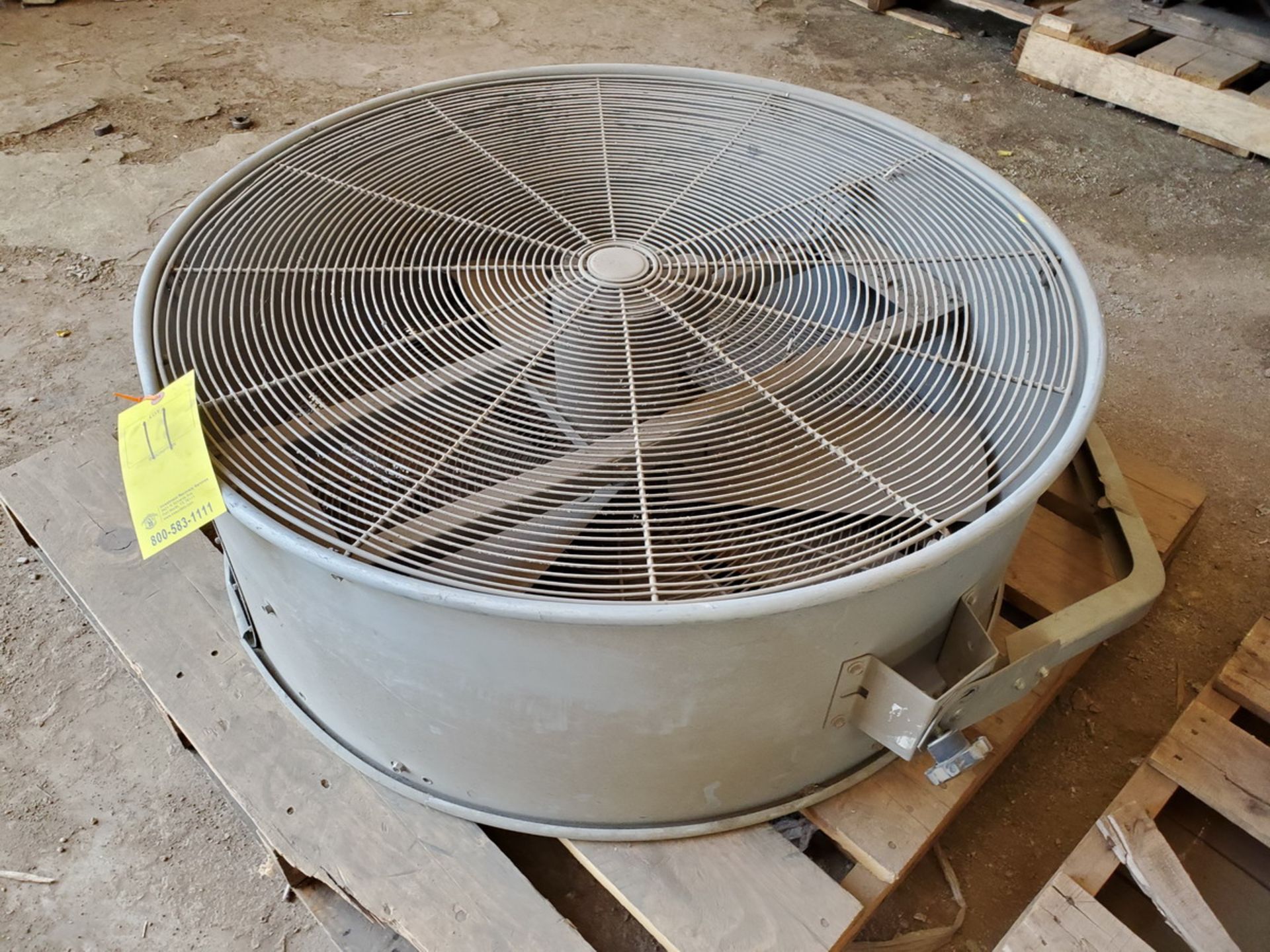 36" Bay Fan