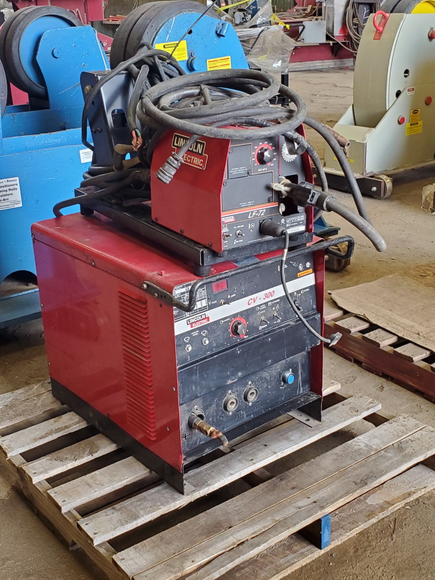 Lincoln Eletric CV-300 Mig Welder