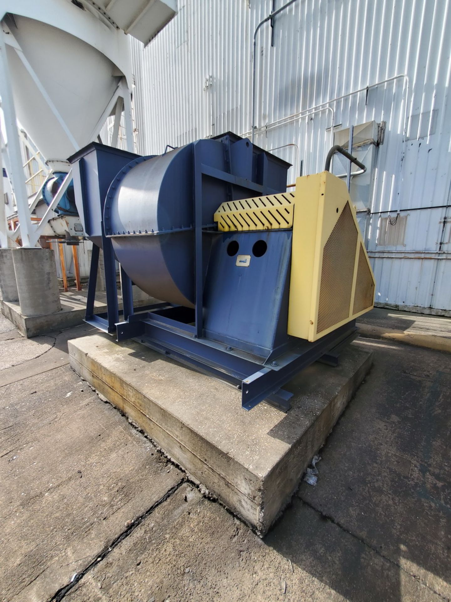 Donaldson Torit Dust Collector Mdl: RF276-10, 100HP, 230-460V, 3PH, 60HZ; W/ Tower, W/ Housing - Image 8 of 15