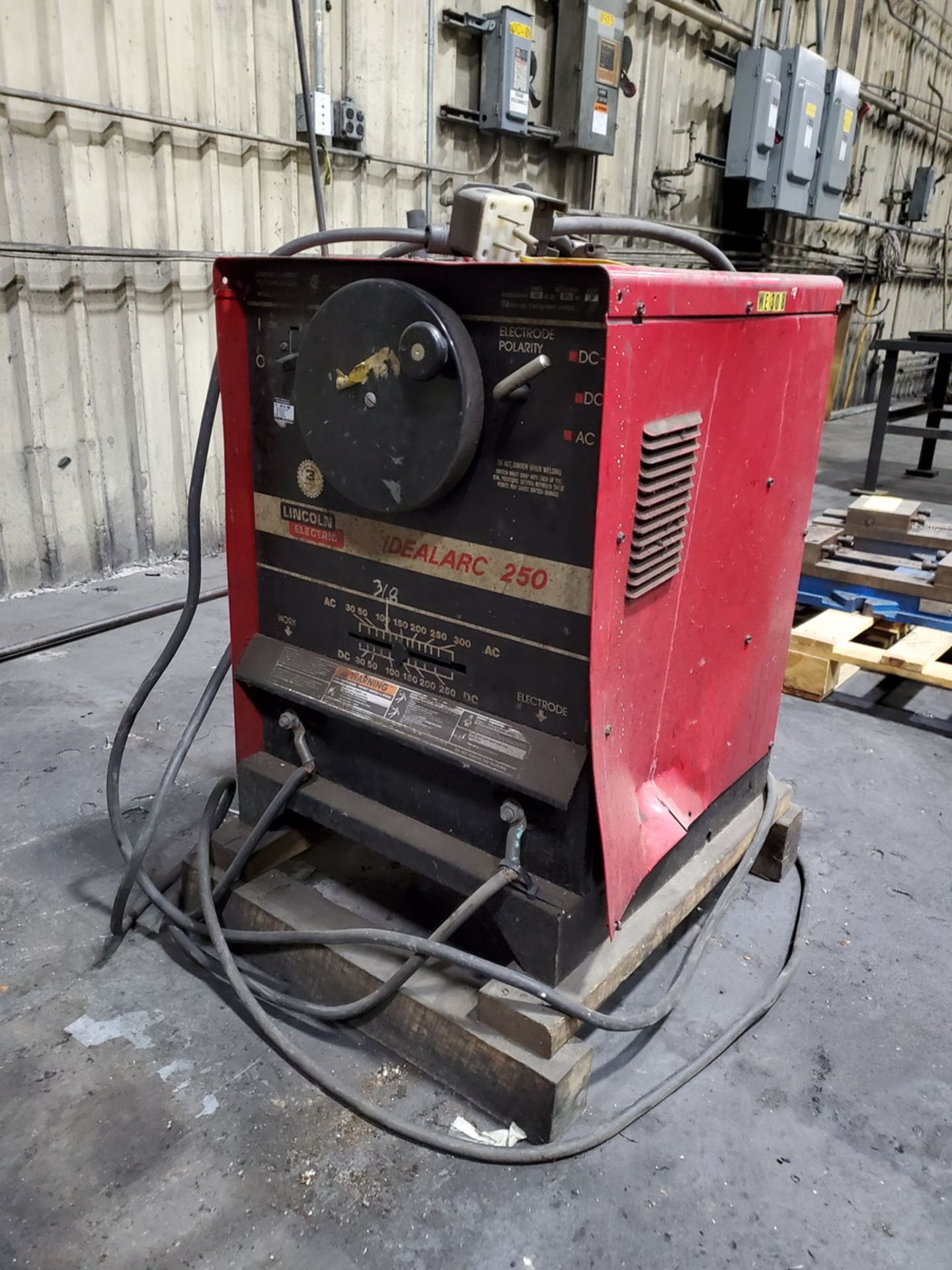 LE Idealarc 250 Arc Welder 208/230/460V, 250A - Image 3 of 5