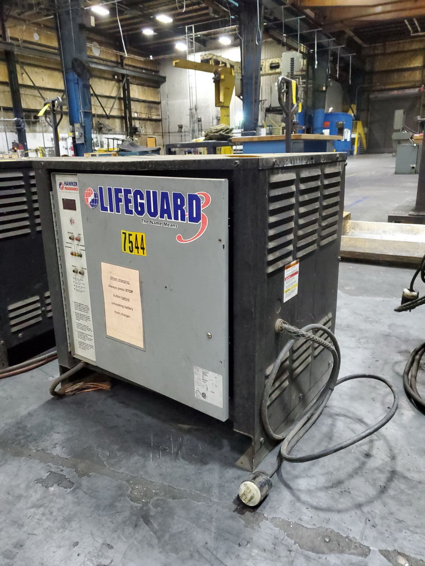 Lifeguard Industrial Battery Charger 8hr Charge Time, 208/240/480V, 3PH, 60HZ - Image 2 of 5