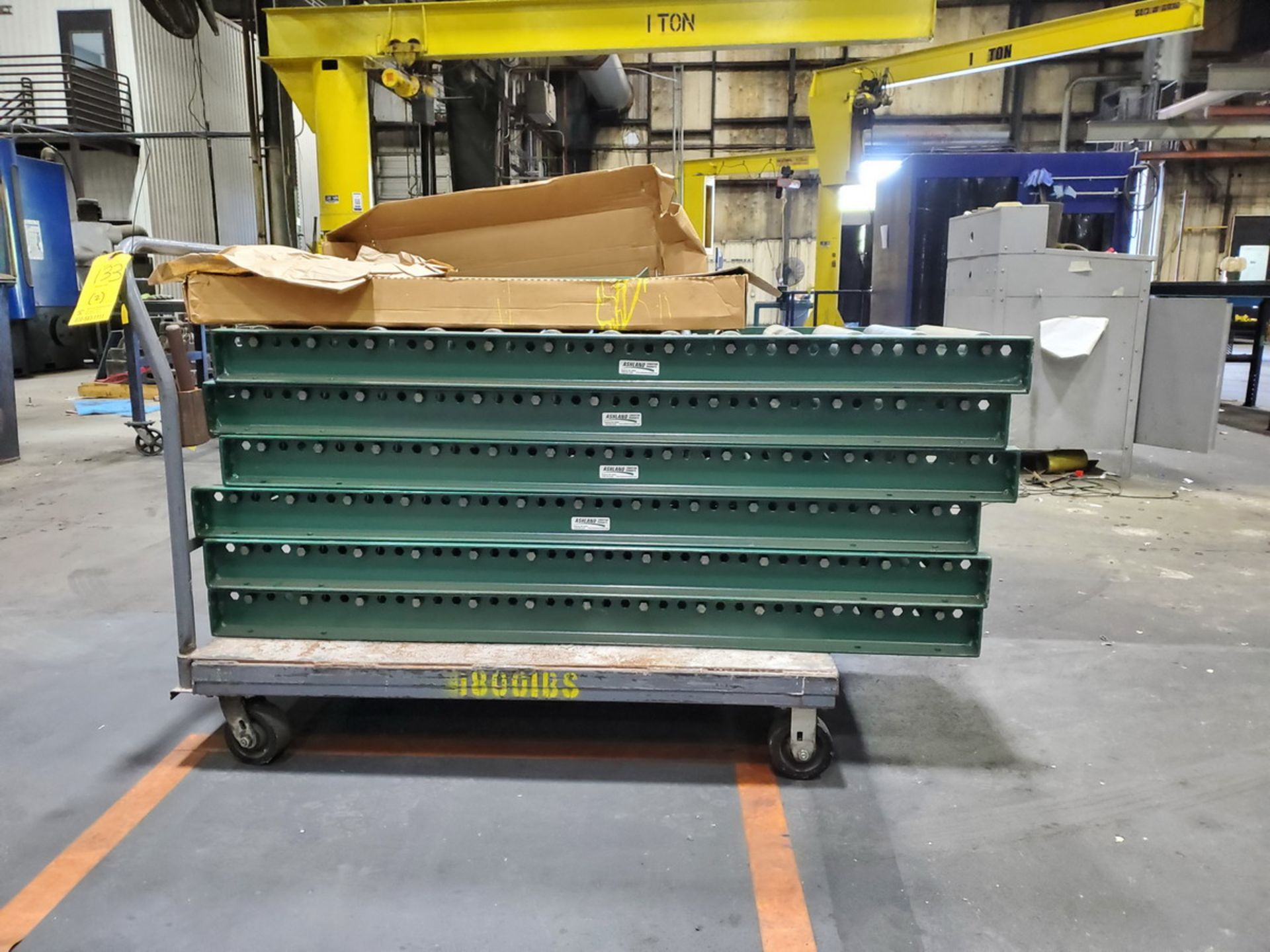 Ashland Roller Conveyor 5' x 2', W/ 21" Feed; W/ (2) Rolling Matl. Carts, 1800lbs Cap. - Image 2 of 7